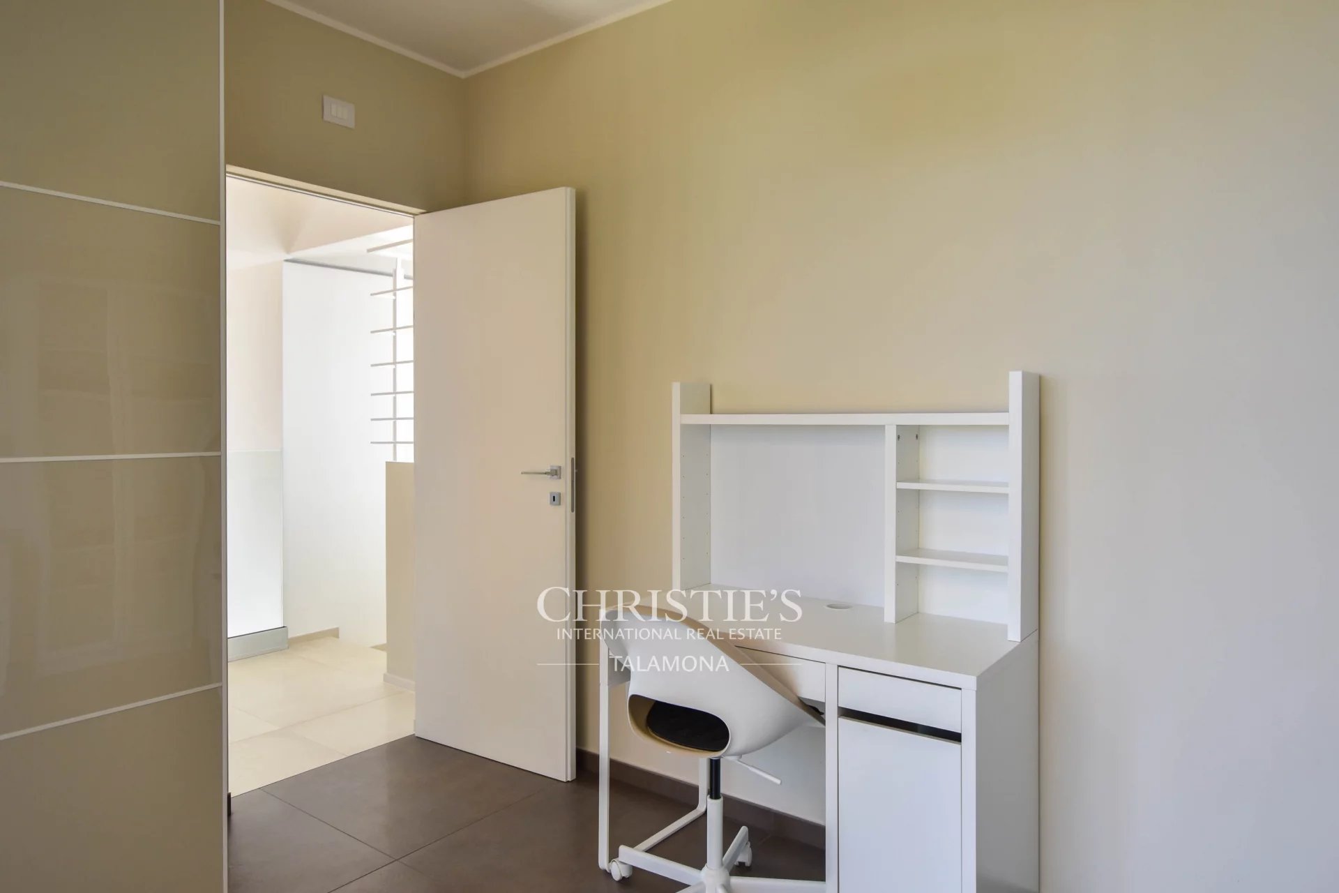 3 Bedroom Villa/Townhouse's Image 55