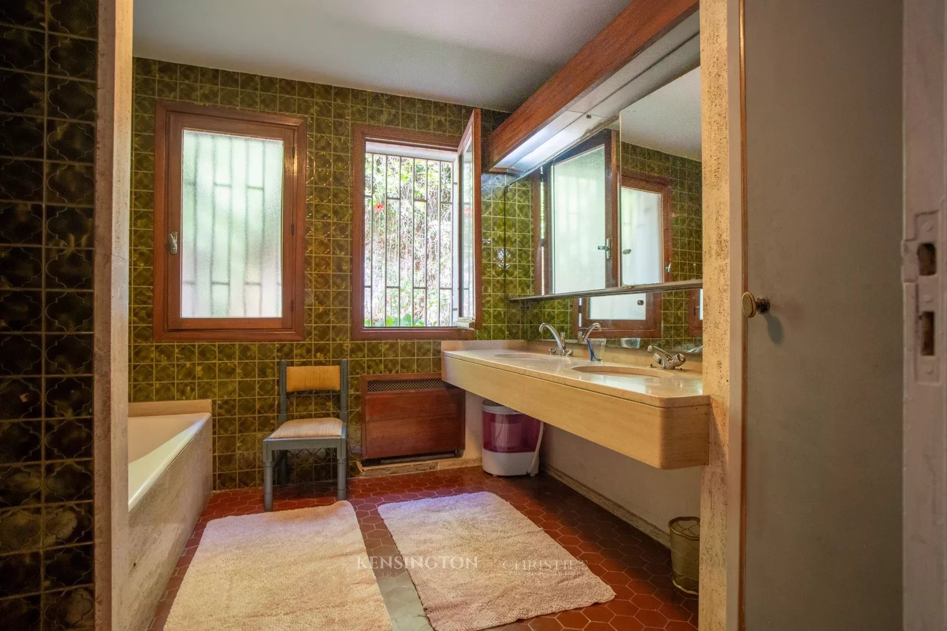 6 Bedroom Villa/Townhouse's Image 29