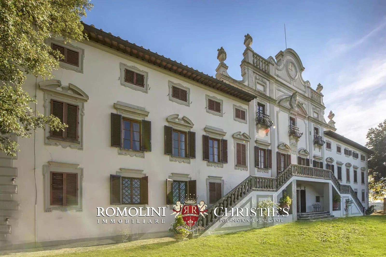 LUXURY HISTORICAL VILLA FOR SALE IN RADDA IN CHIANTI, TUSCANY