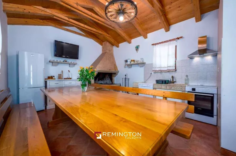 6 Bedroom Villa/Townhouse's Image 20