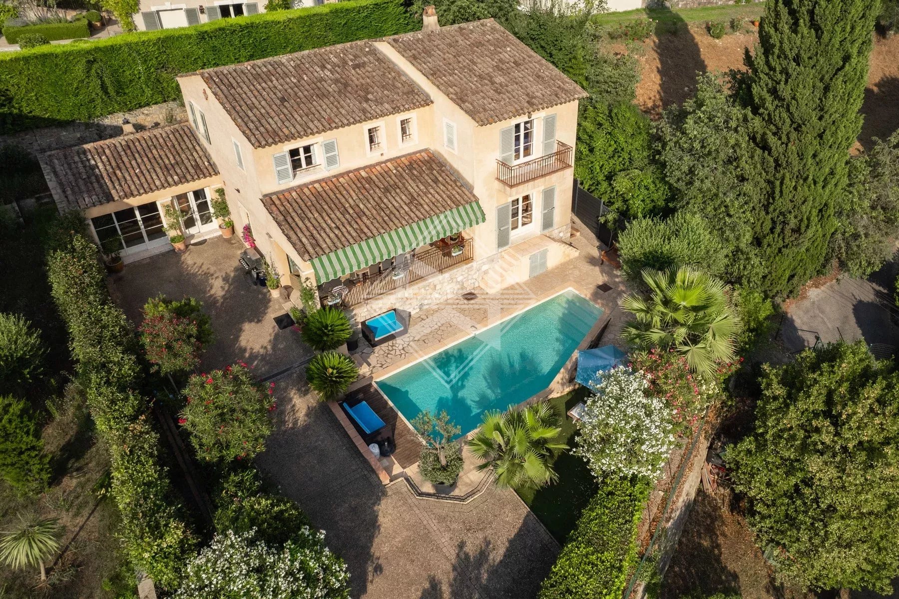 06560 VALBONNE VILLA