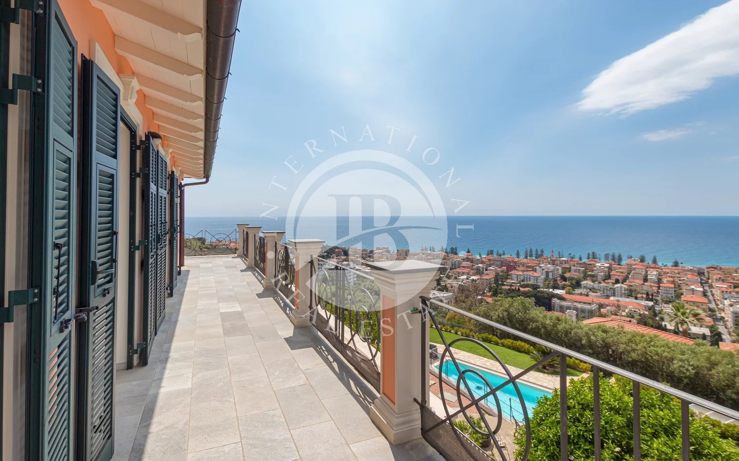 Villa in Bordighera - view 1