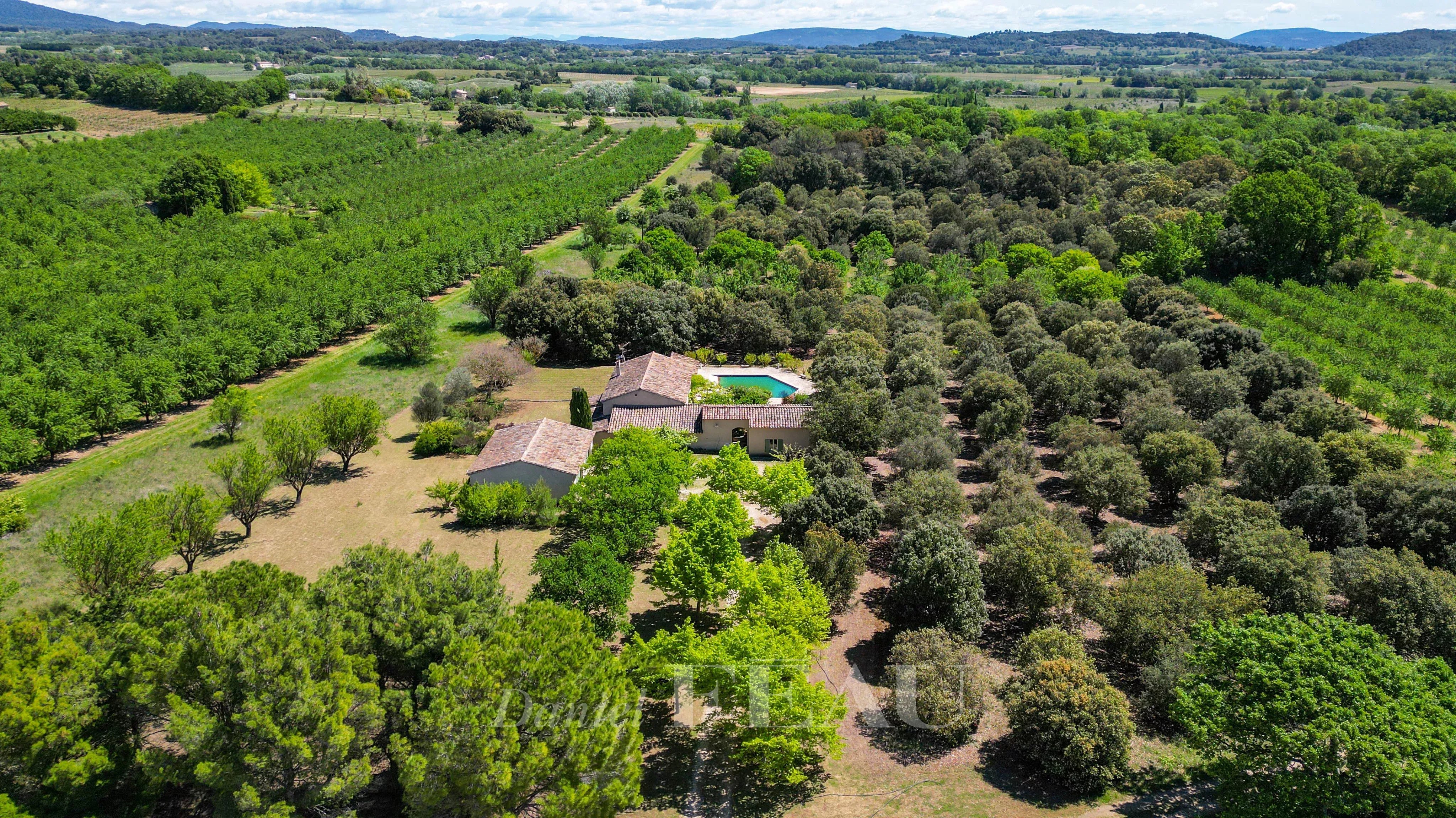 Cucuron - Maison en campagne