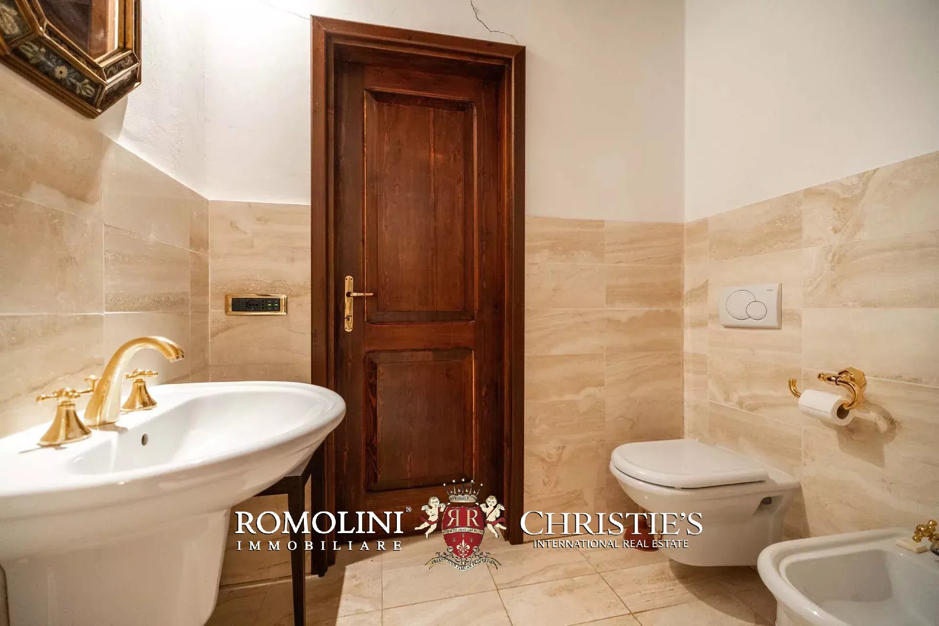10 Bedroom Villa/Townhouse's Image 89