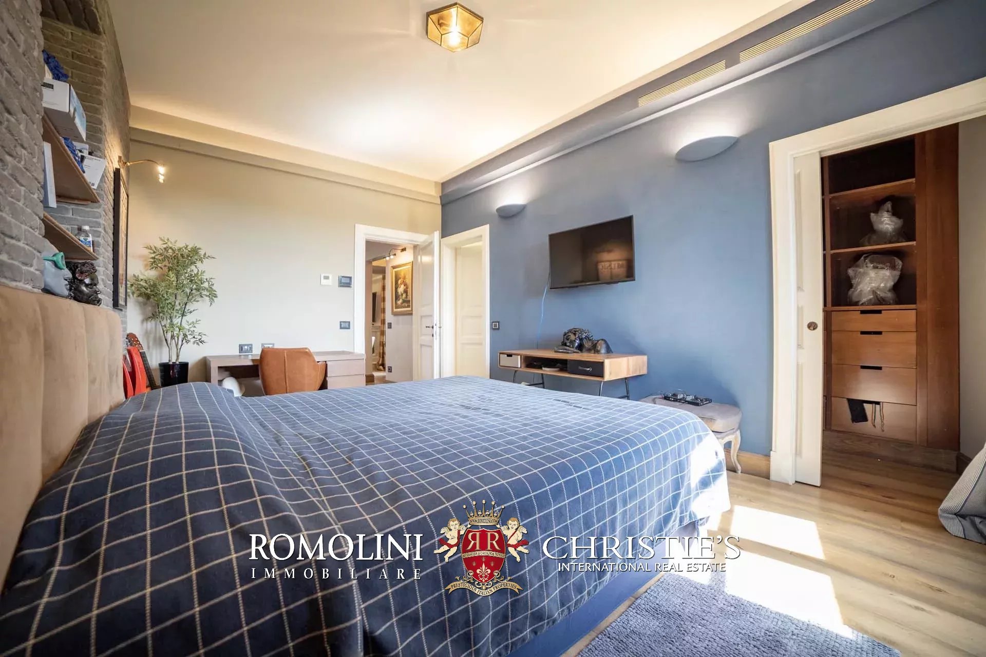 5 Bedroom Villa/Townhouse's Image 36