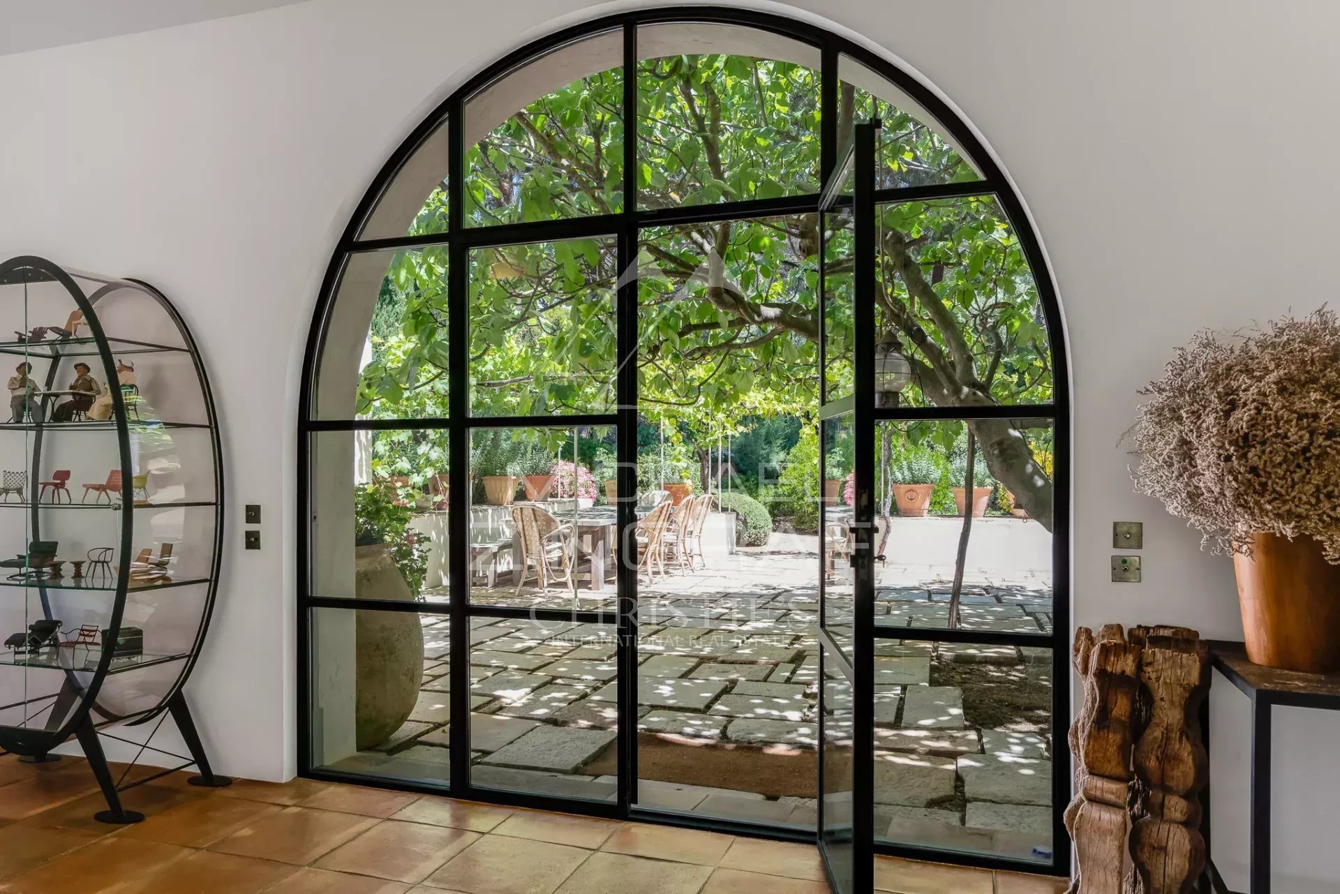 8 Bedroom Villa/Townhouse's Image 4