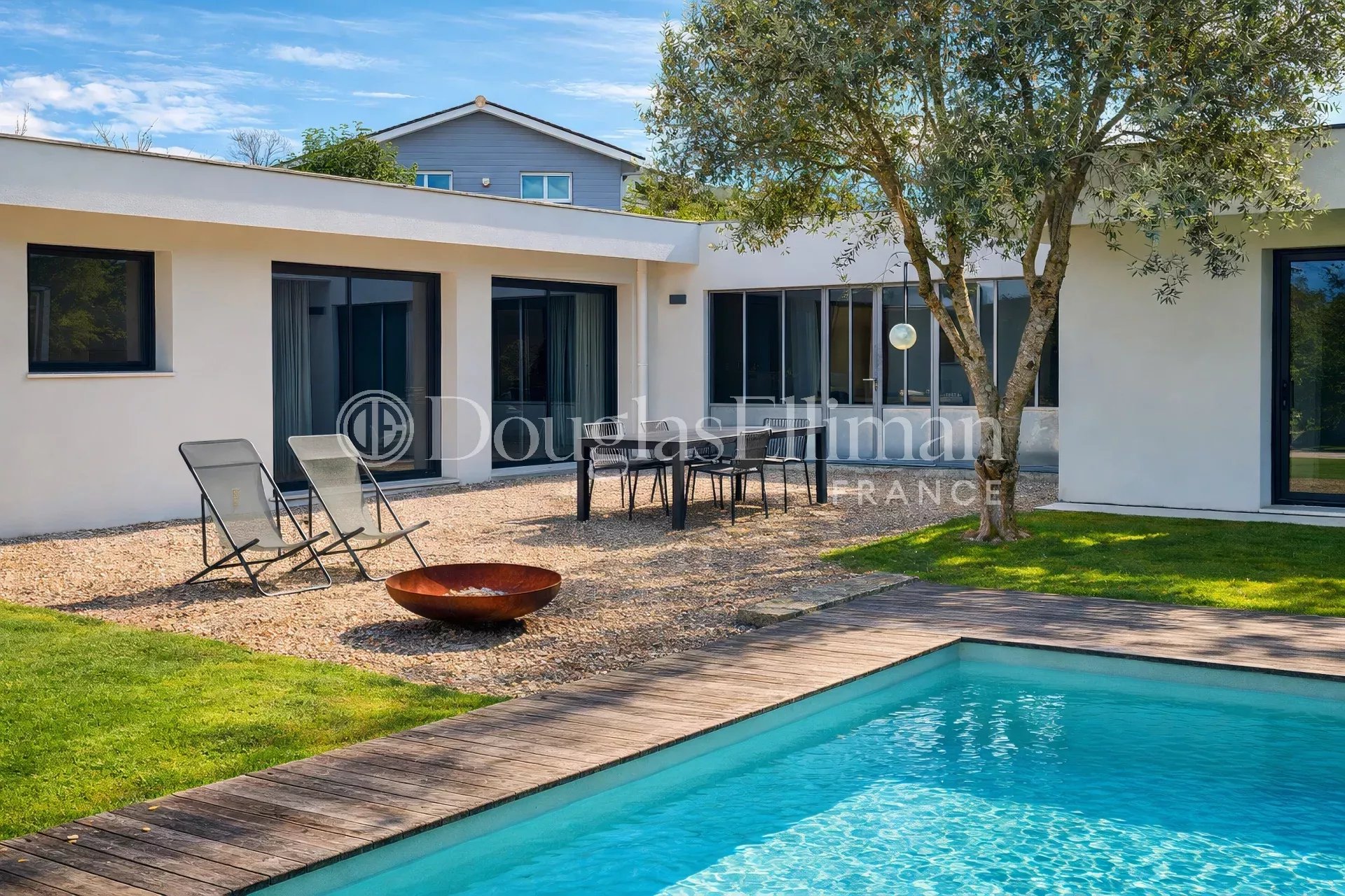 Bruges – Contemporary with pool and garage - Picture n°2