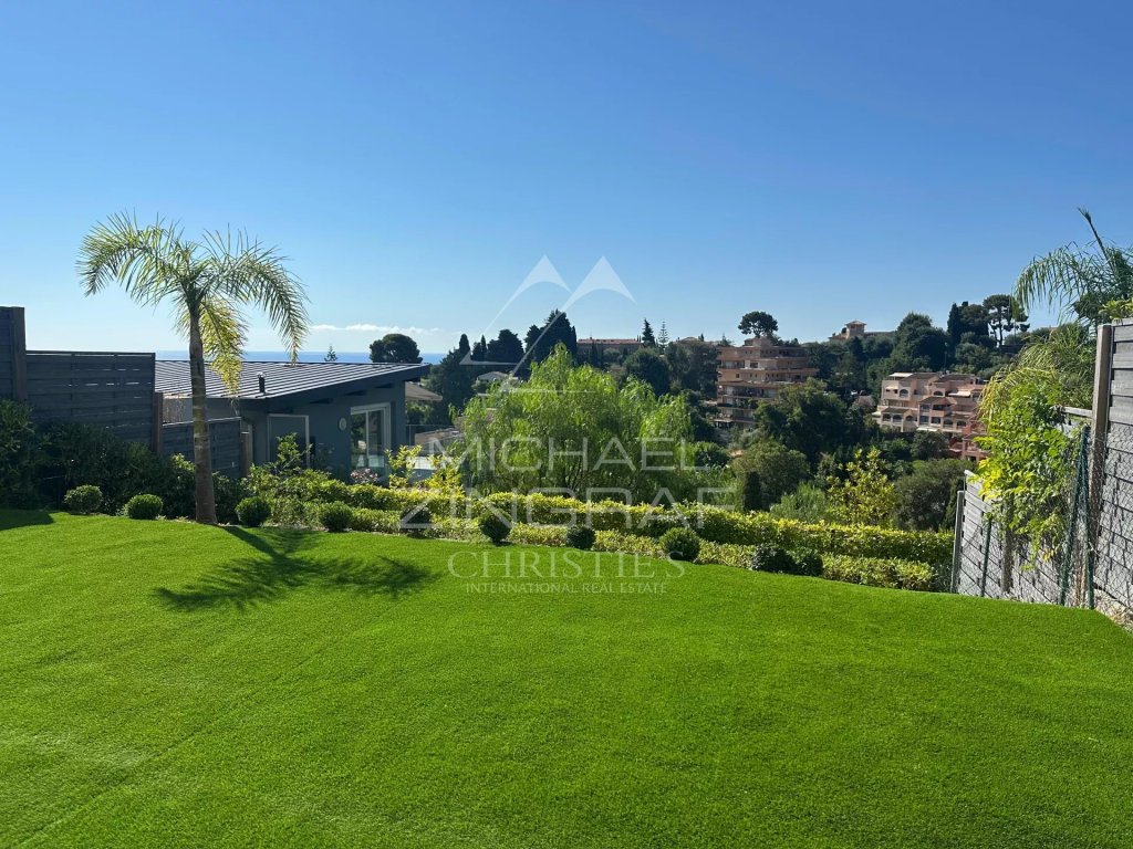 Apartment for sale in Roquebrune Cap Martin — Magnificent 3-room apartment 60 sqm with a 150 sqm private garden