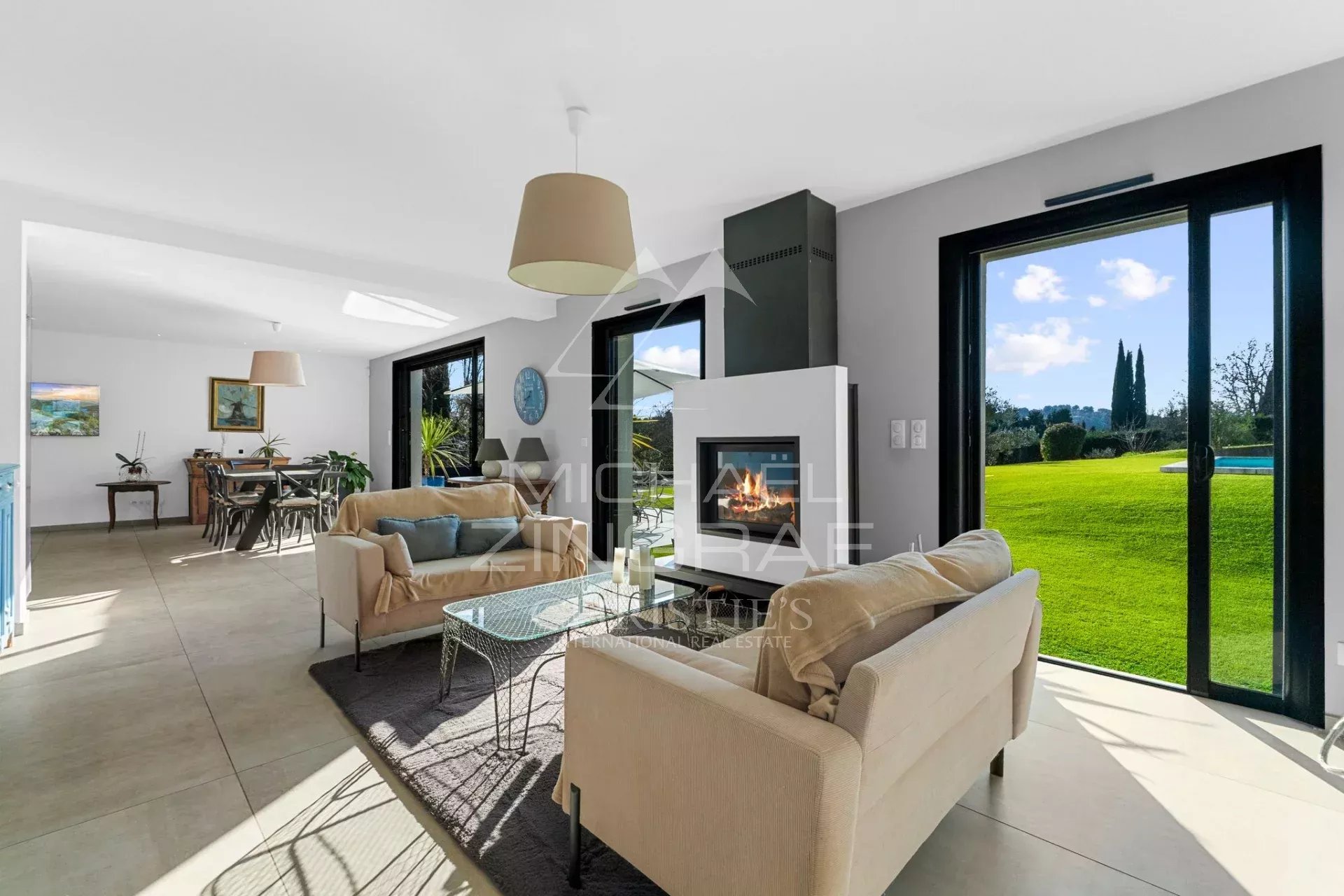 4 Bedroom Villa/Townhouse's Image 5