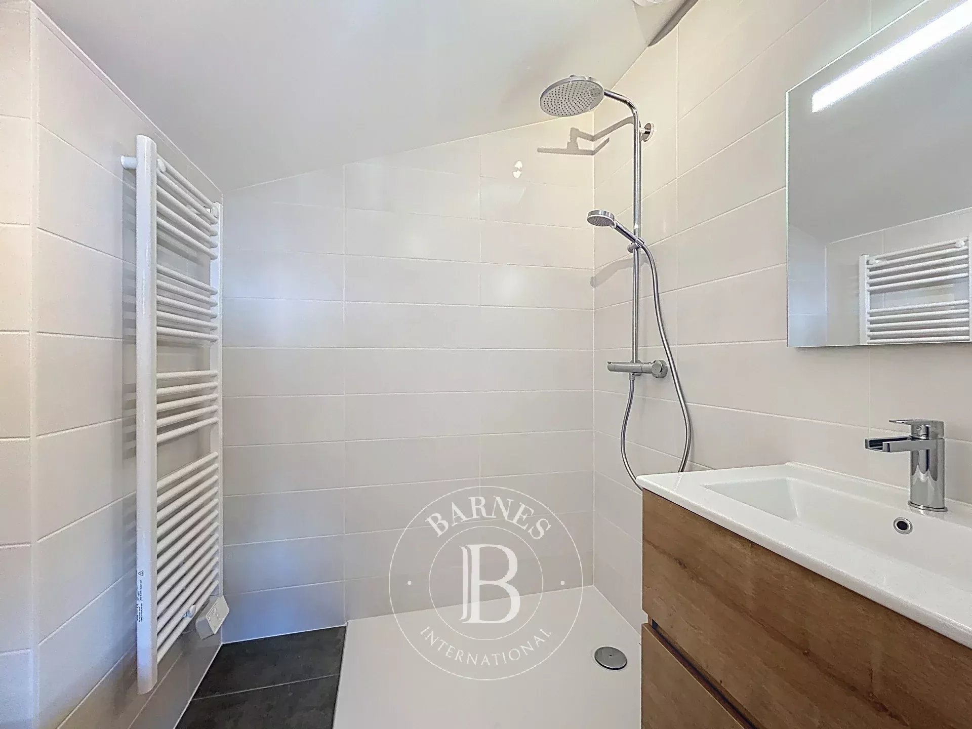 Photo of Les Gets – Spacious Family T6 Duplex – Direct Ski Access – Open Mountain Views