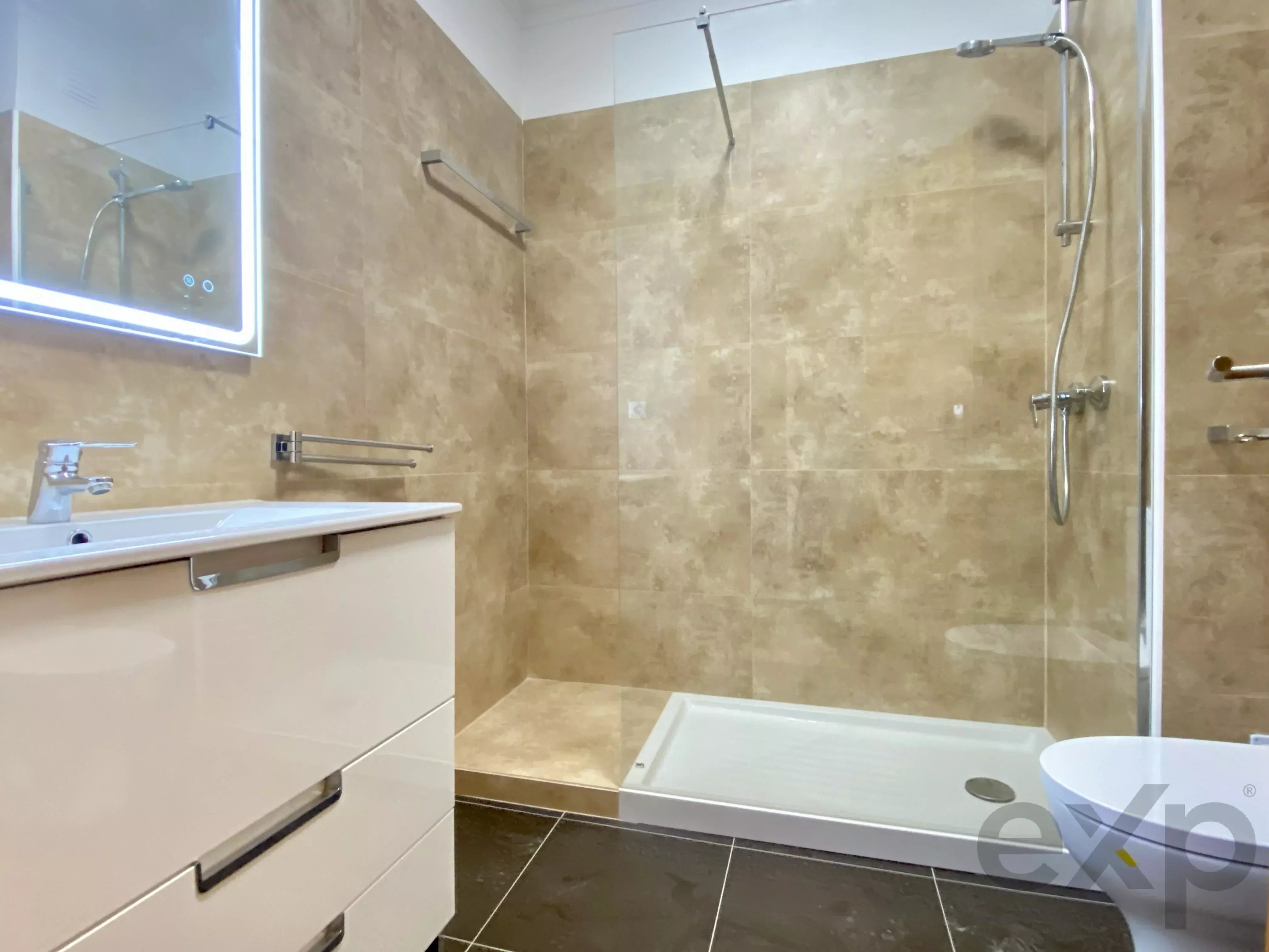 Renovated building - Quiet street in Bairro Alto, Lisbon 87014795 image 11
