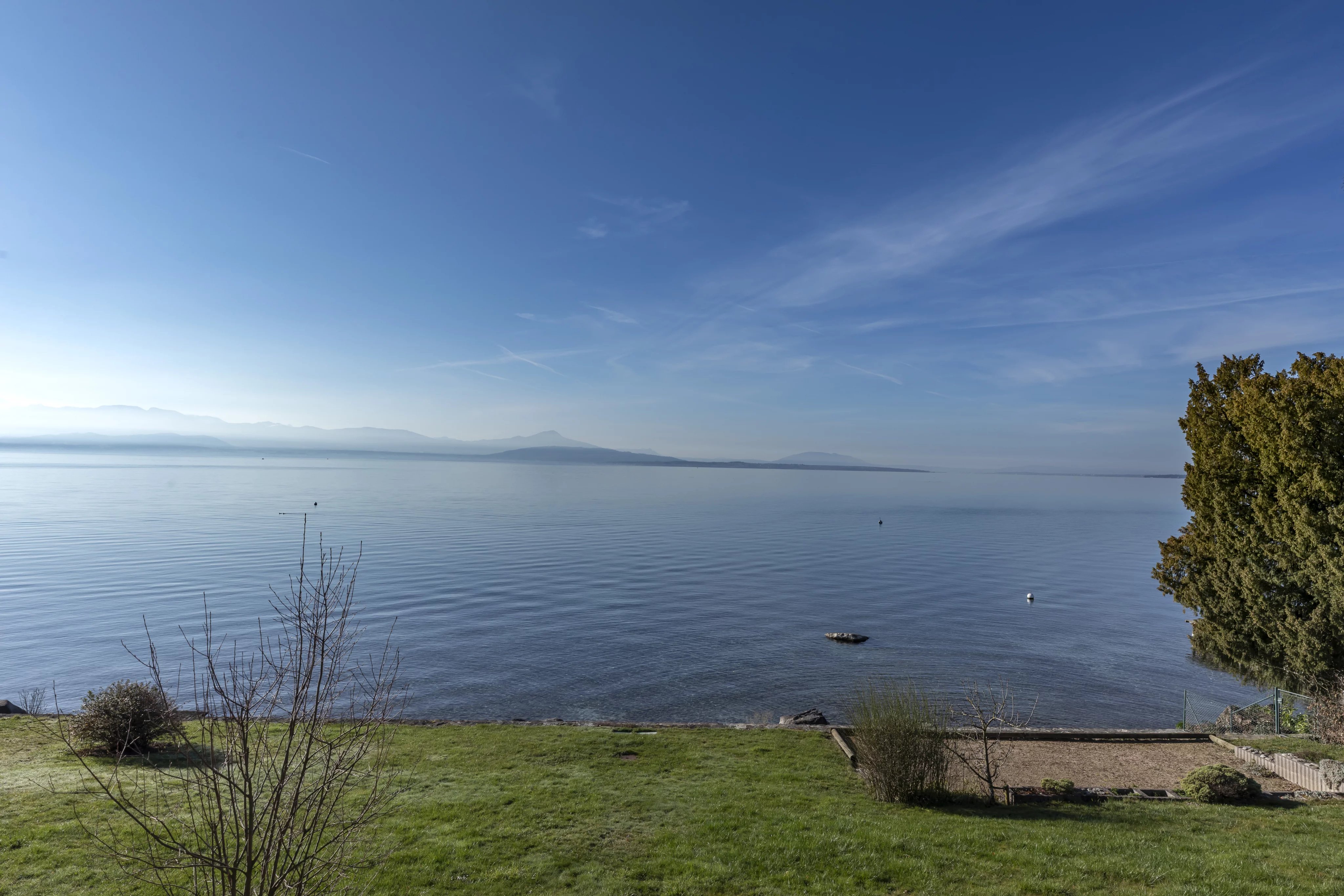 Villa direkt am Wasser
