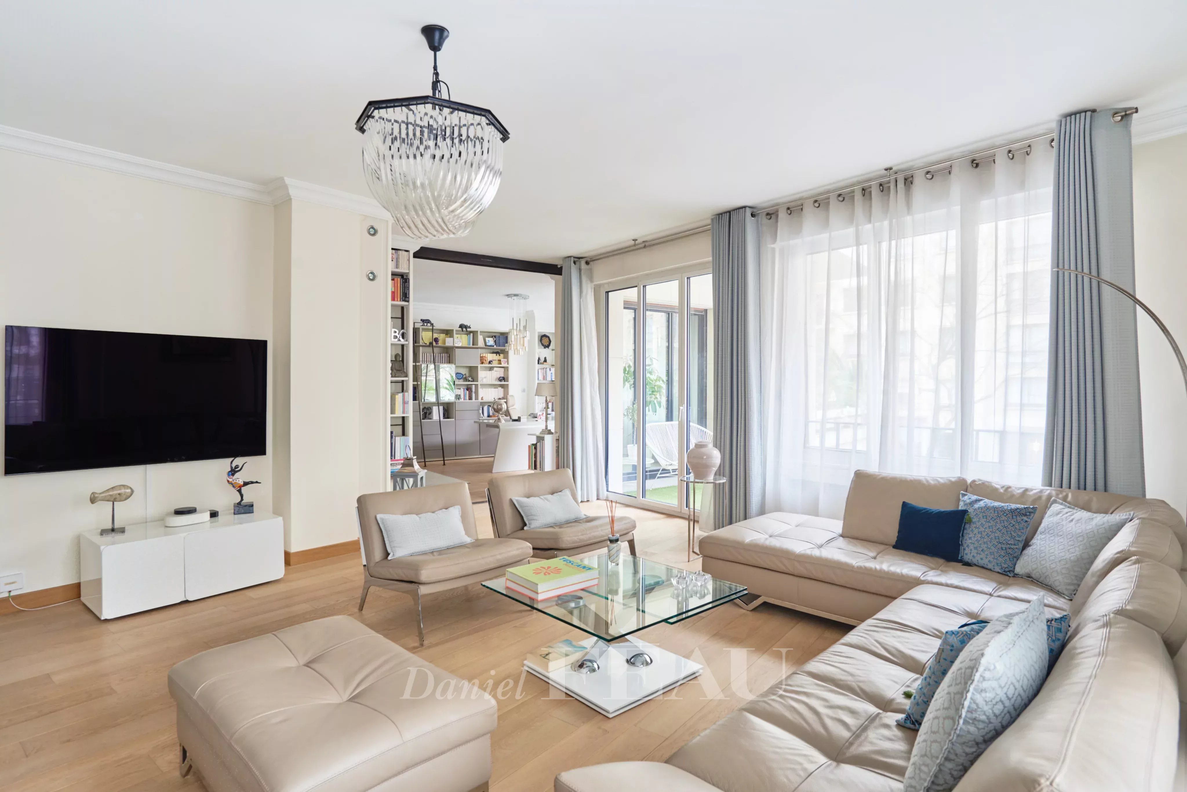 Sale Apartment Paris 16th