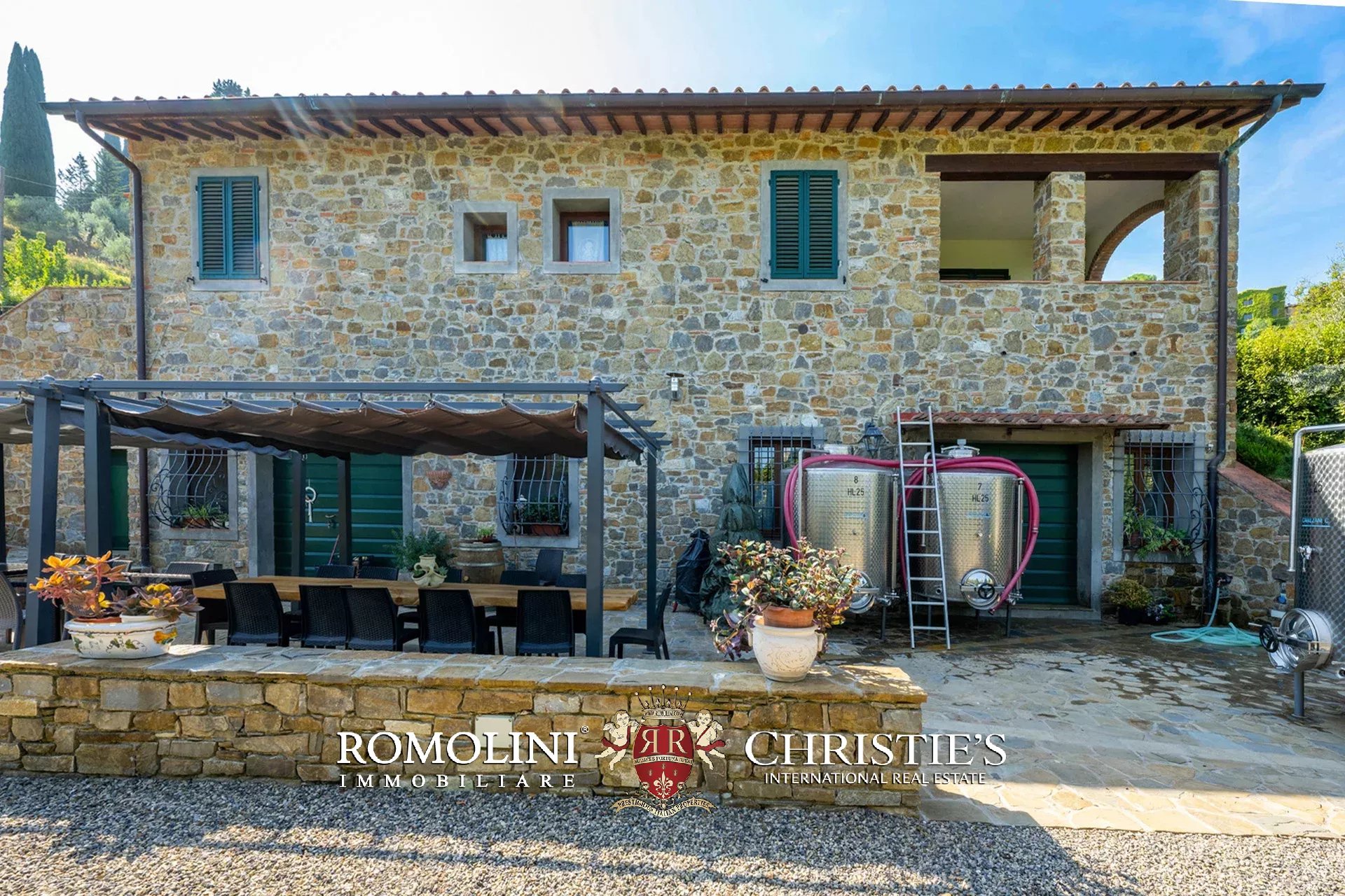 3 Bedroom Vineyard's Image 3
