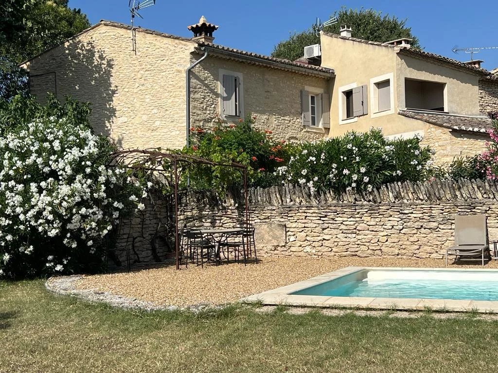 GORDES - MAS EN PIERRE AVEC PISCINE ET VUES