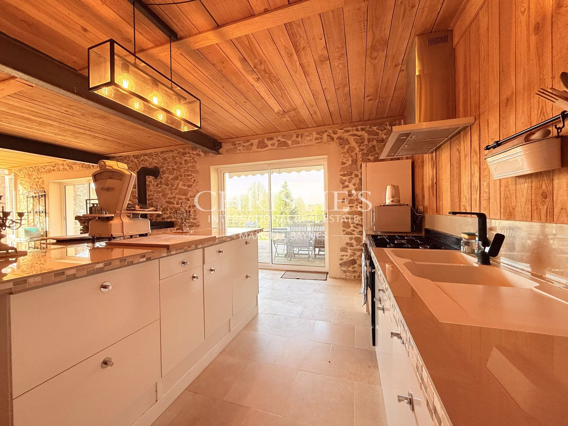 9 Bedroom Villa/Townhouse's Image 6