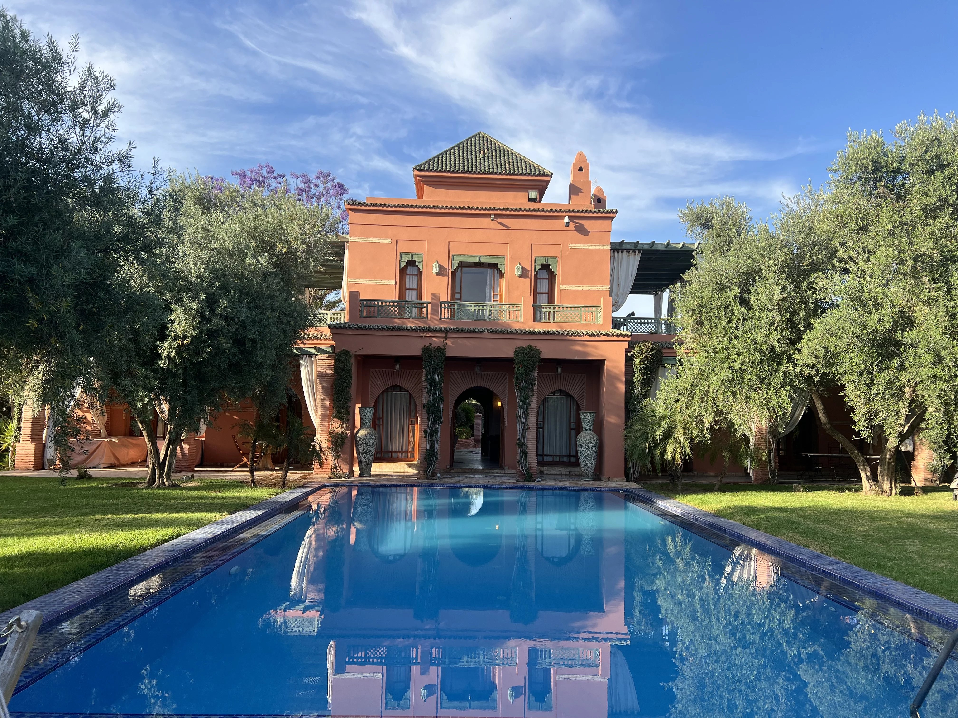 CHARM VILLA IN SECURE ESTATE 10 MINUTES FROM MARRAKECH CENTER
