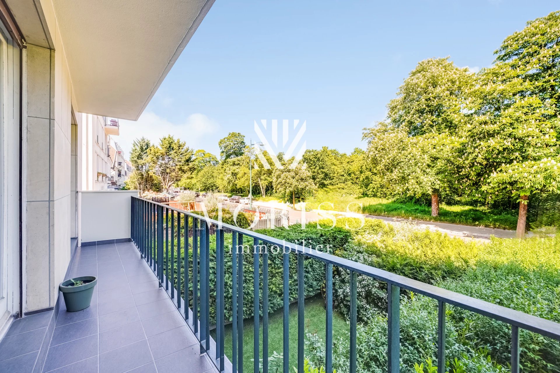 Charenton-Le-Pont Appartement de 3 pièces + 10 m2 de balcon - Image Array
