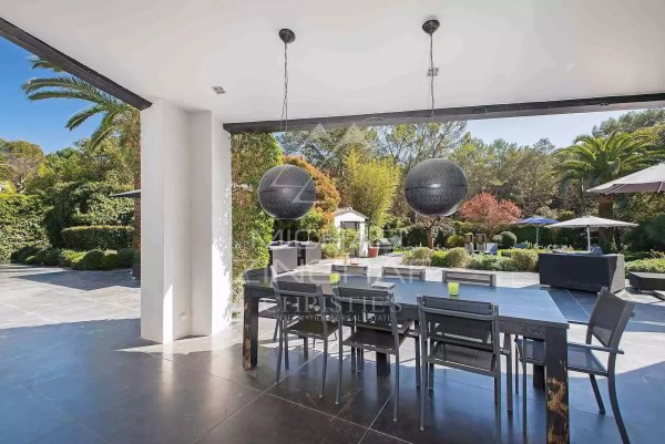 Mougins - Villa in a private domain — photo 3