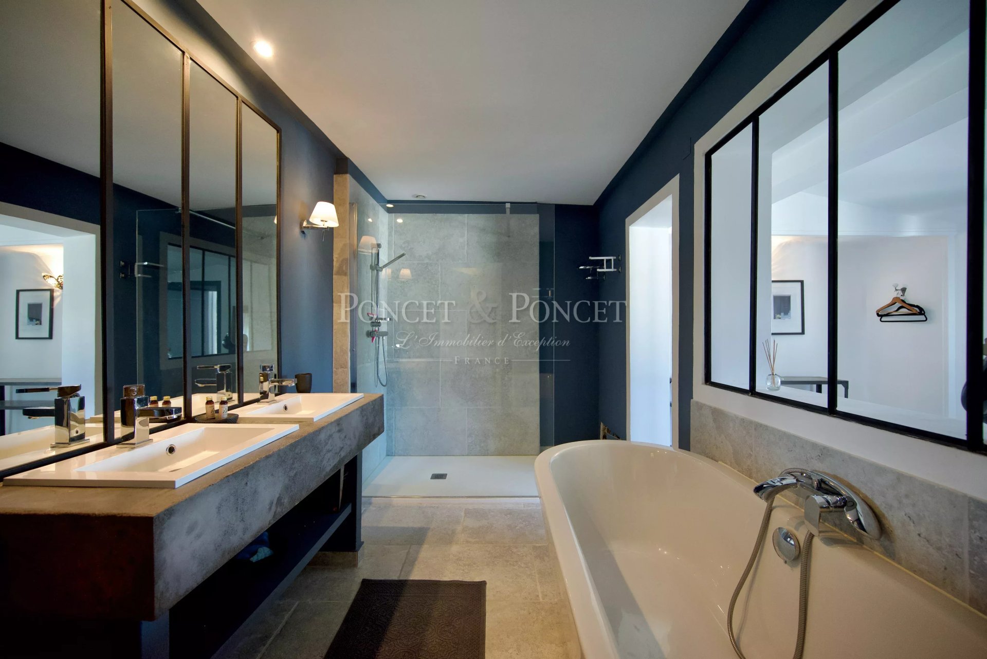 7 Bedroom Villa/Townhouse's Image 14
