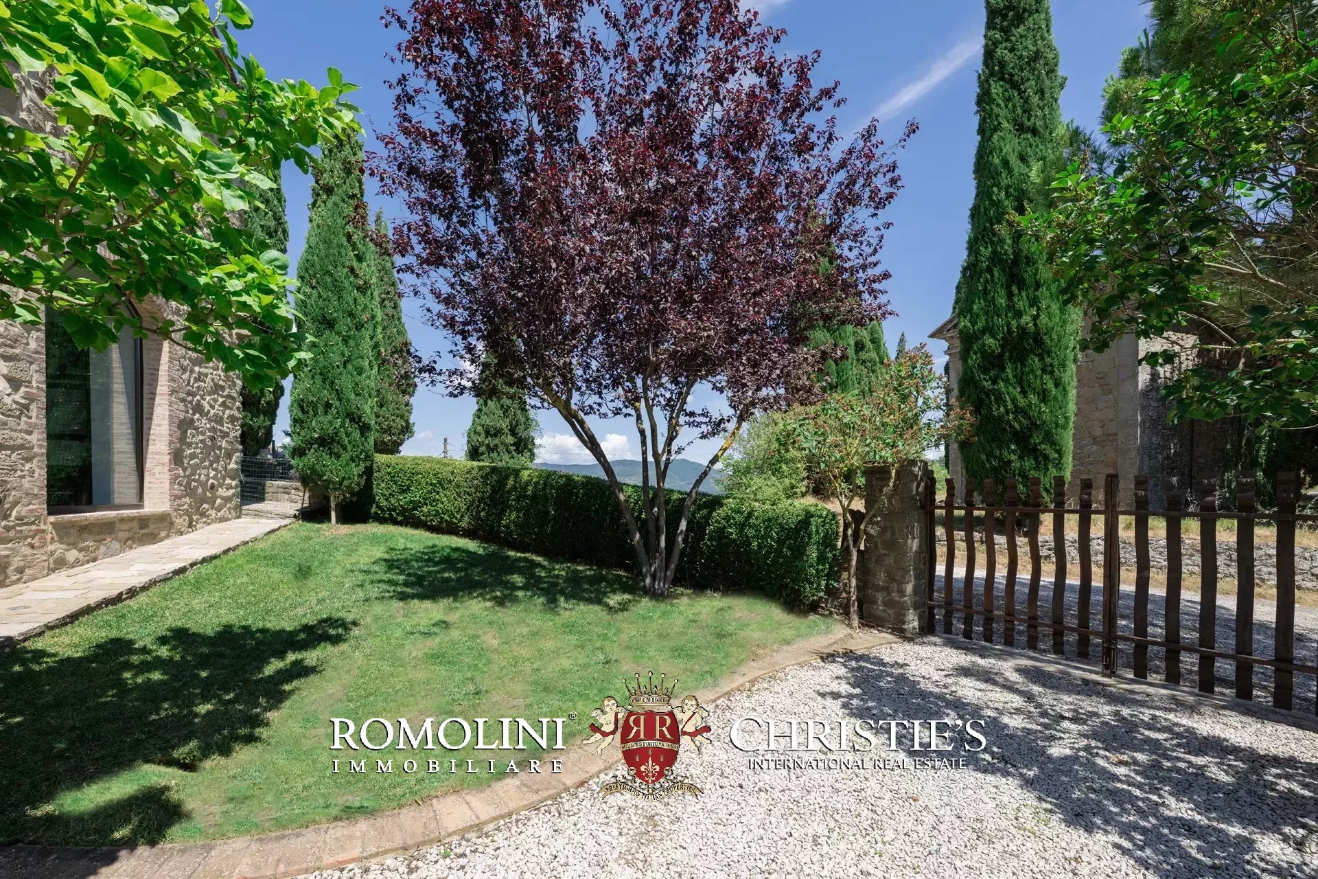 6 Bedroom Villa/Townhouse's Image 25