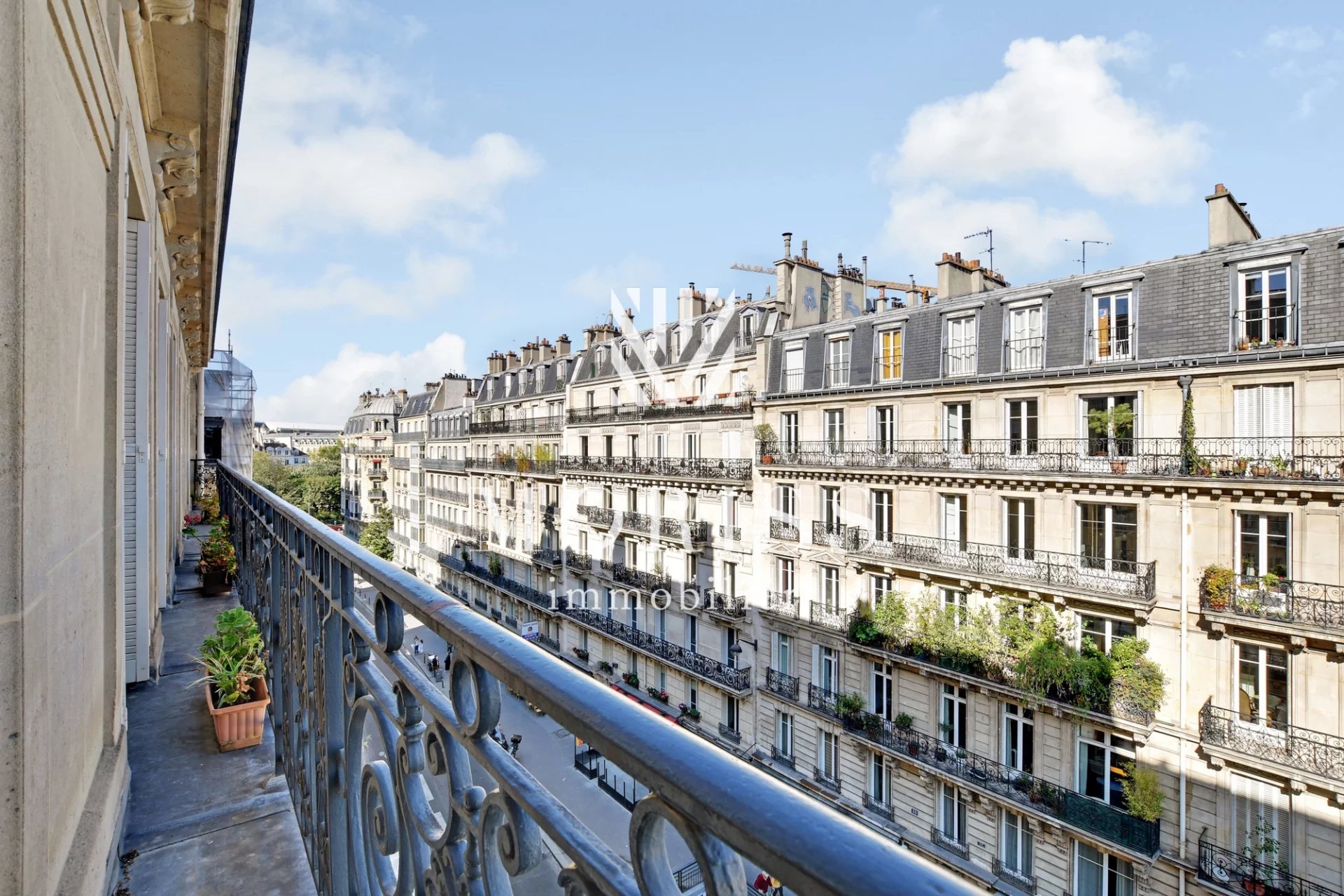 Appartement 5 pièces avec balcon - Image Array