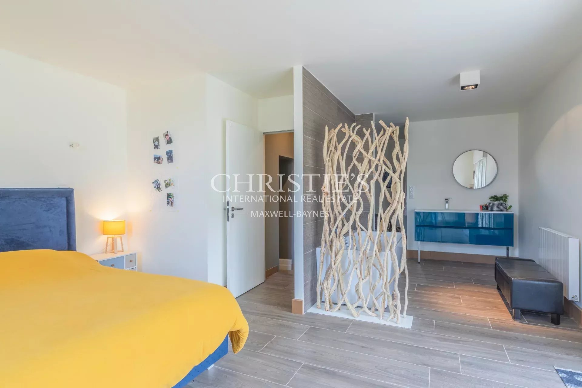 5 Bedroom Chateau's Image 11