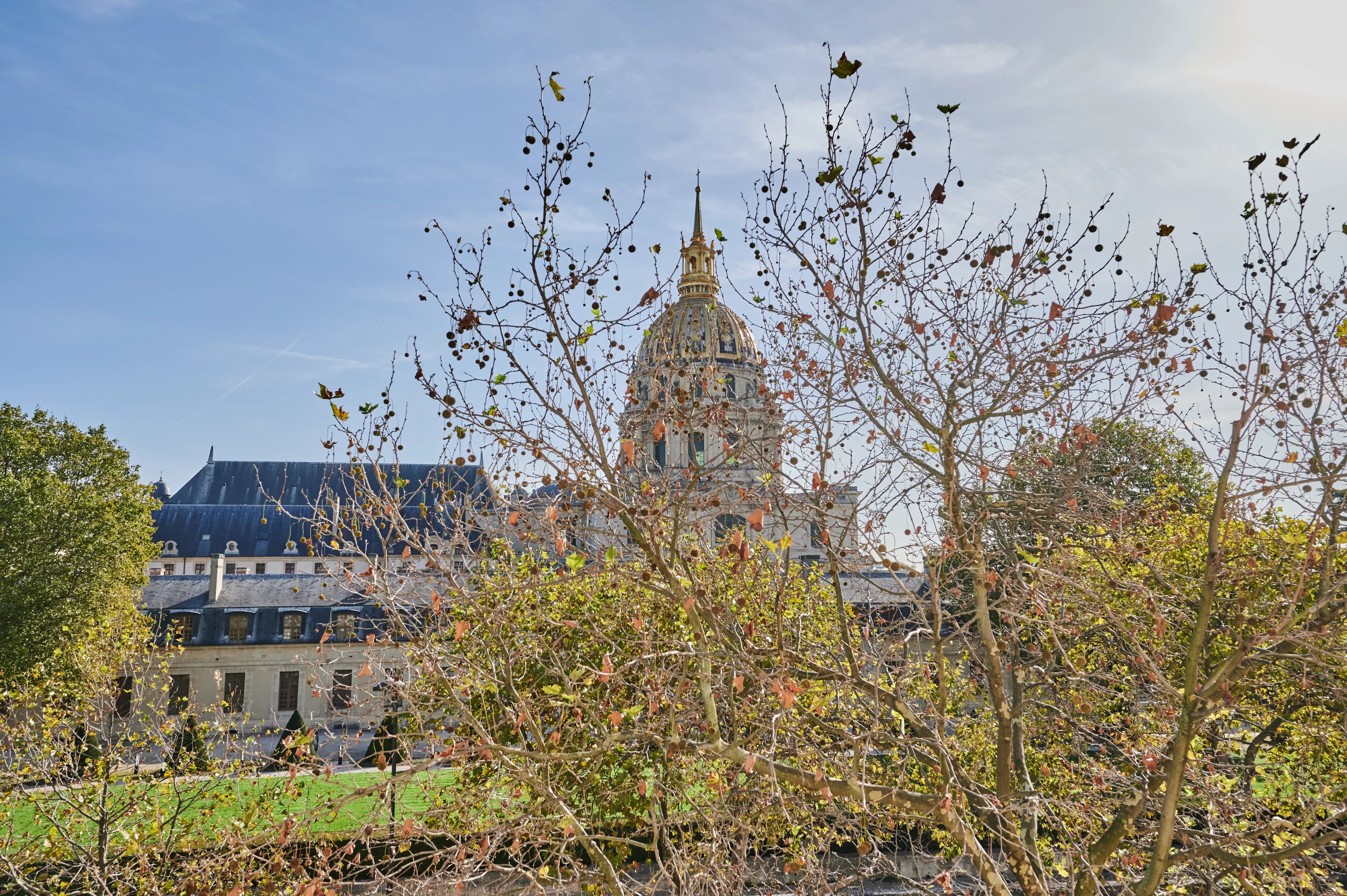 Paris 7th District – An ideal pied a terre commanding a unique view