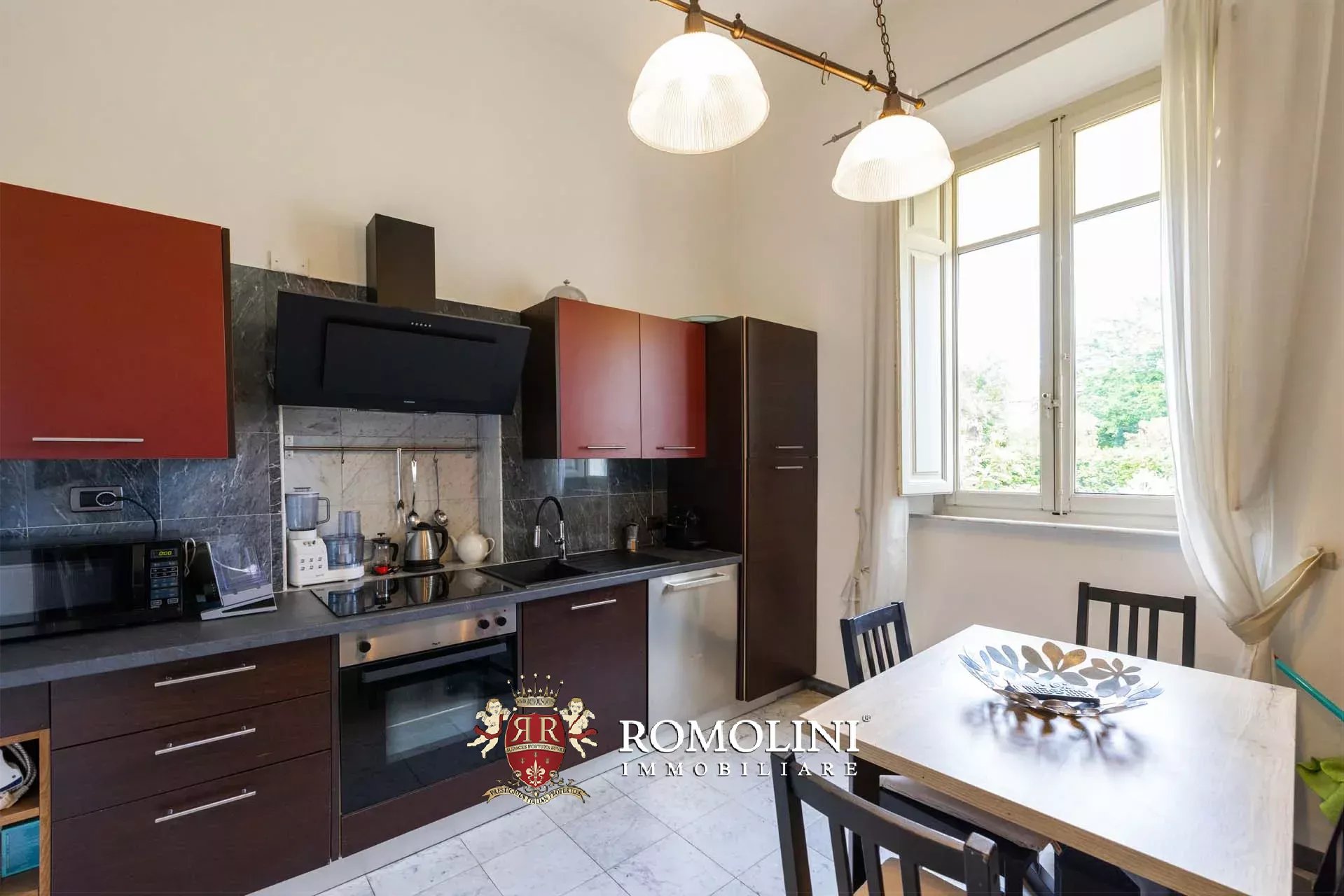 6 Bedroom Villa/Townhouse's Image 22