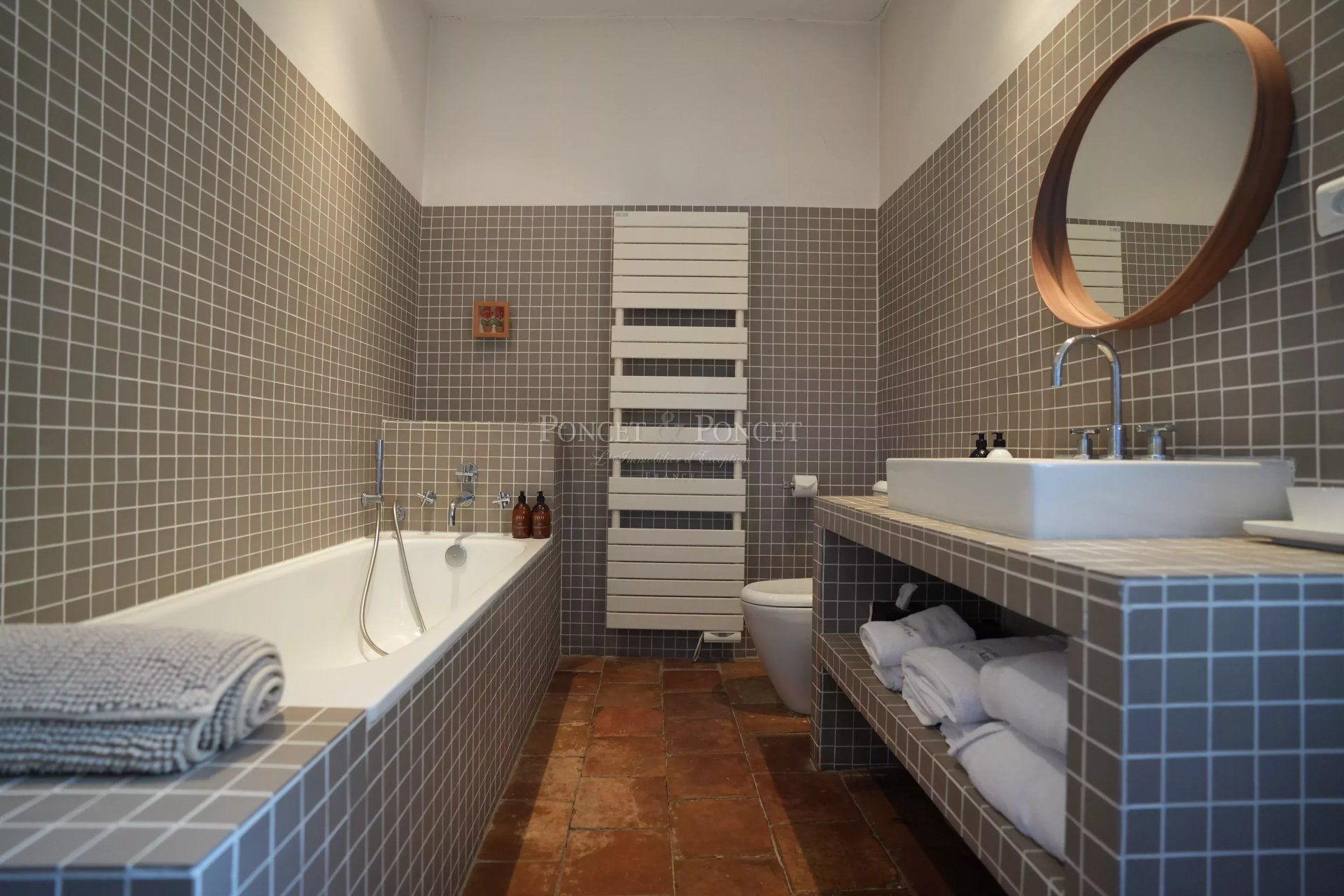 6 Bedroom Villa/Townhouse's Image 9