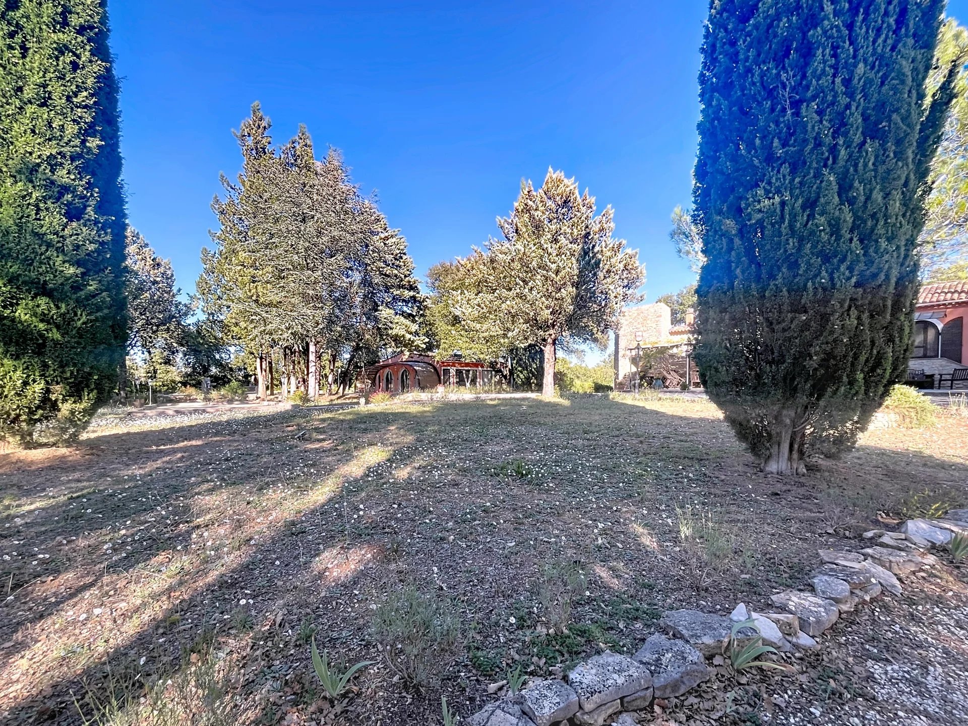 17th century bastide nestled in the heart of 2.8 hectares in Besse sur Issole 17th century bastide nestled in the heart of 2.8 hectares in Besse sur Issole