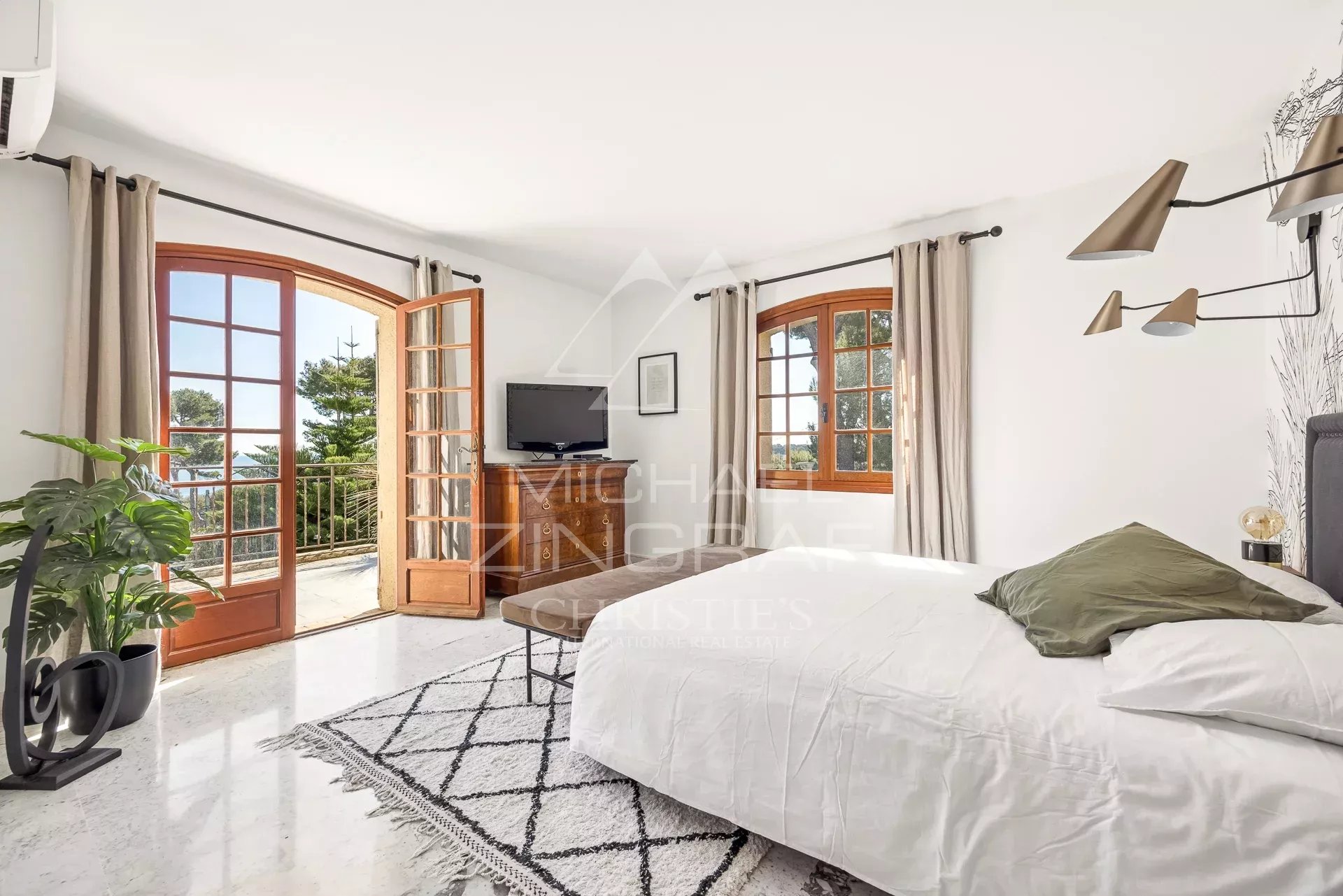 4 Bedroom Villa/Townhouse's Image 5
