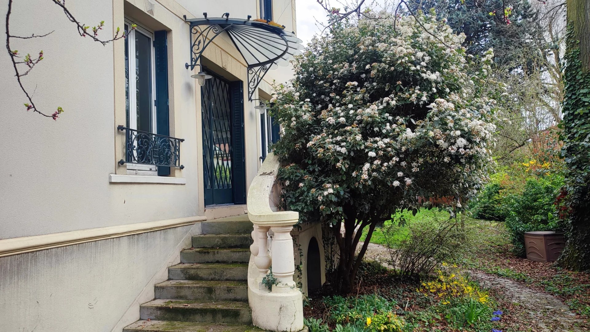 Aulnay Sud - Villa 190 m2  - 4 chambres + dépendance 50 m2
