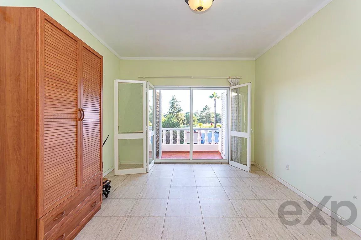 Three-bedroom house with potential for rental income – Gambelas, Montenegro 86834316 image 28
