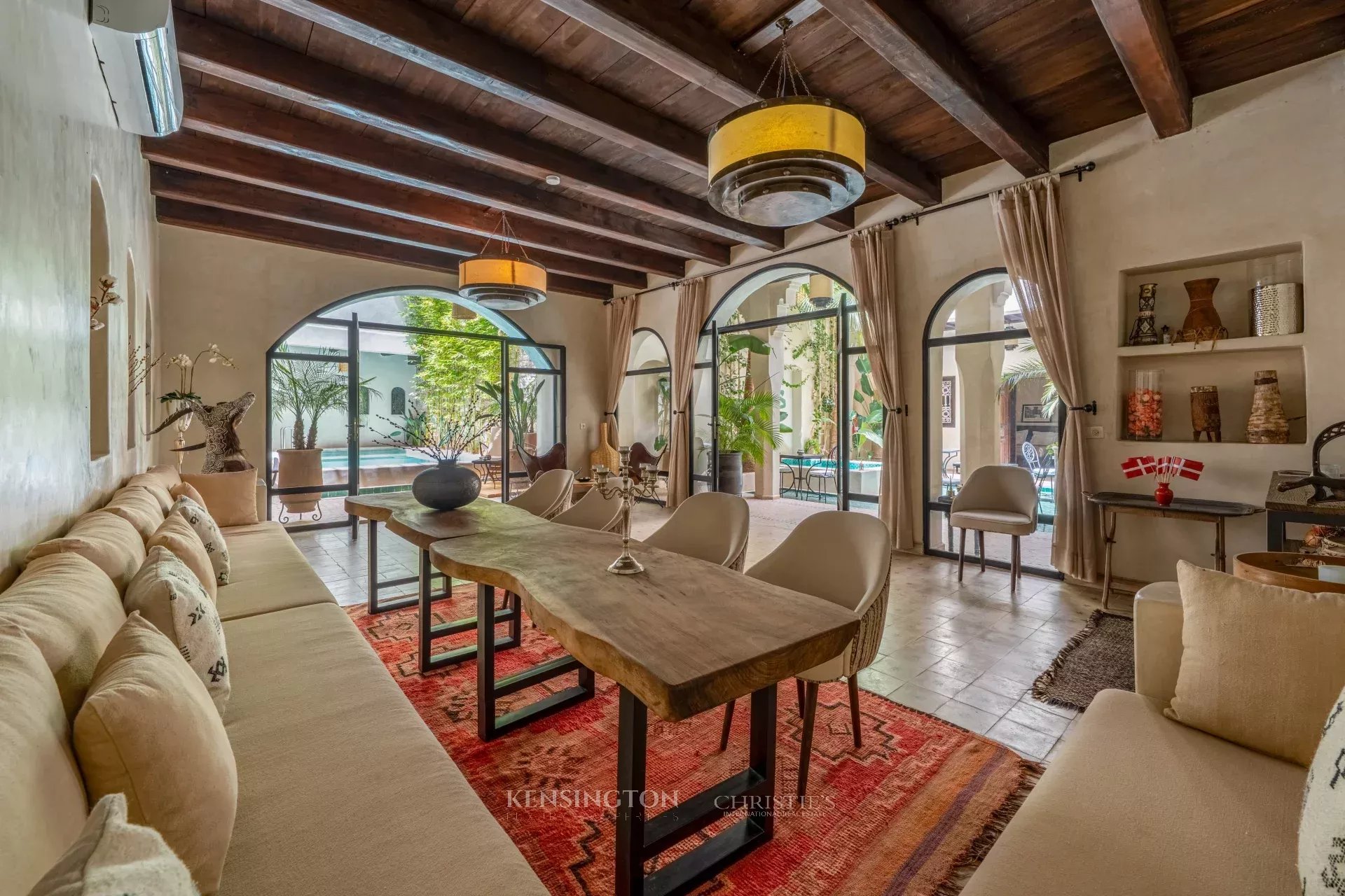 9 Bedroom Villa/Townhouse's Image 10