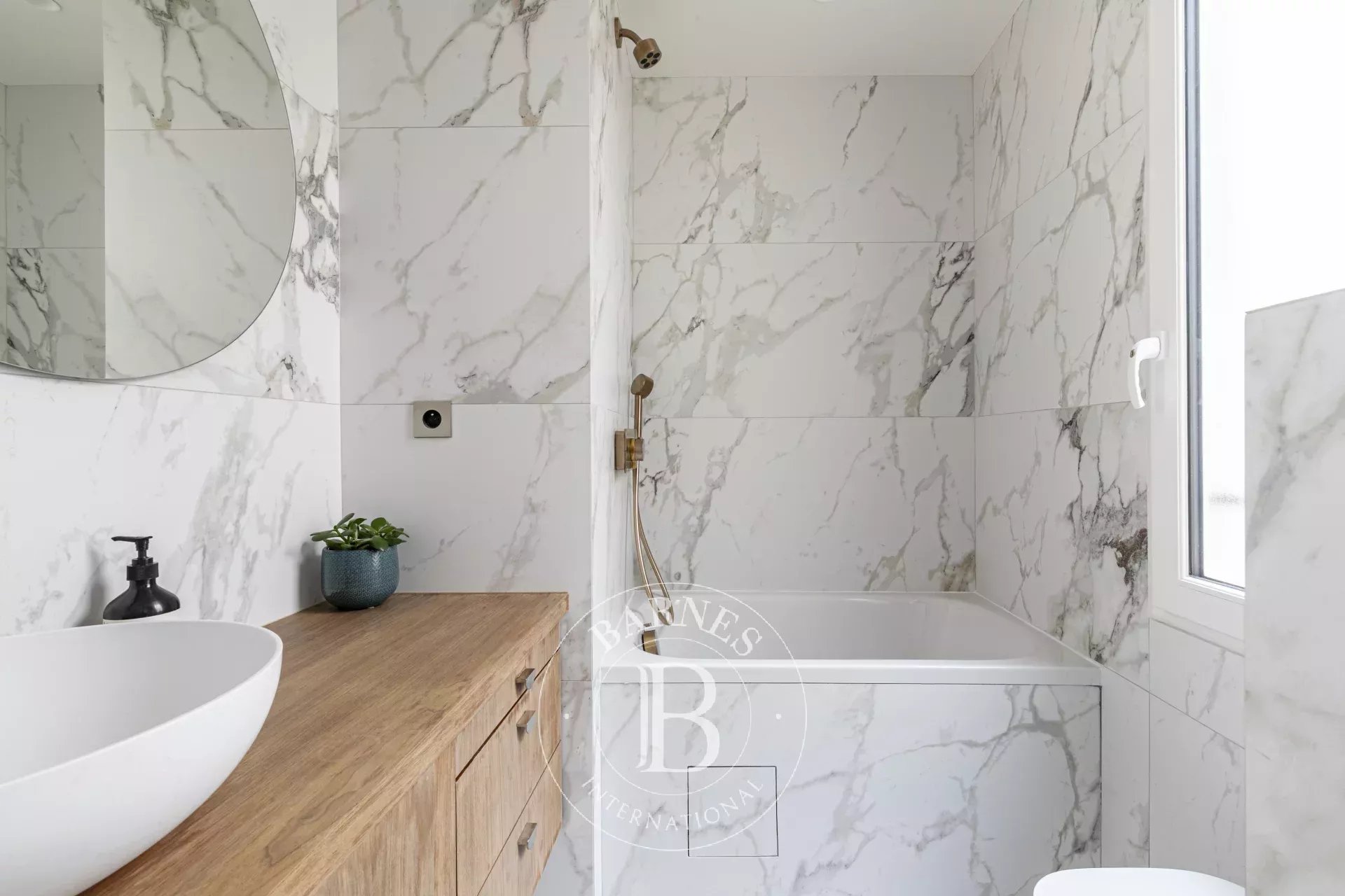 Daire Paris 7ème - picture 17