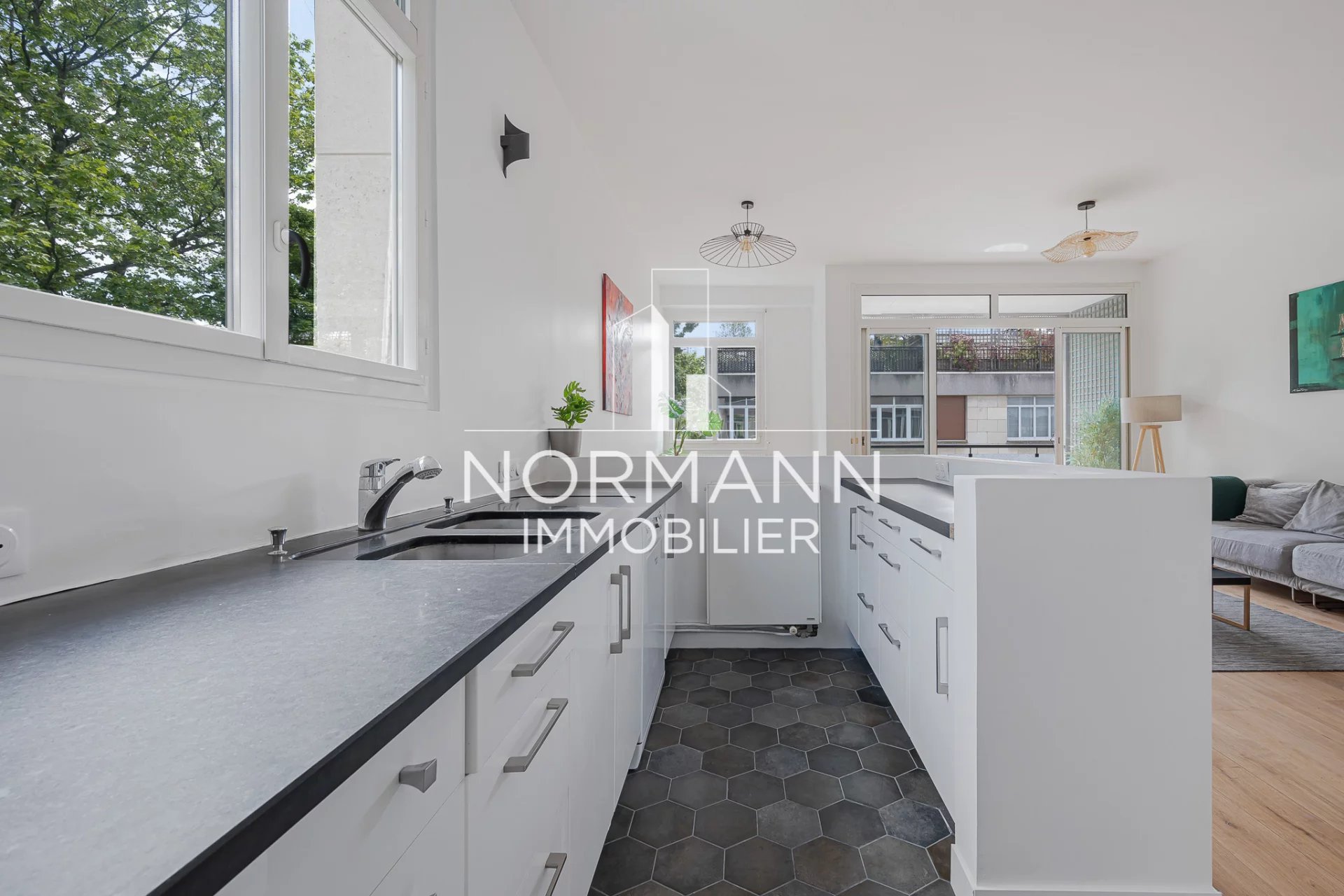 NEUILLY SUR SEINE- LONGCHAMP/DELABORDERE-3 BEDROOMS-TERRACE