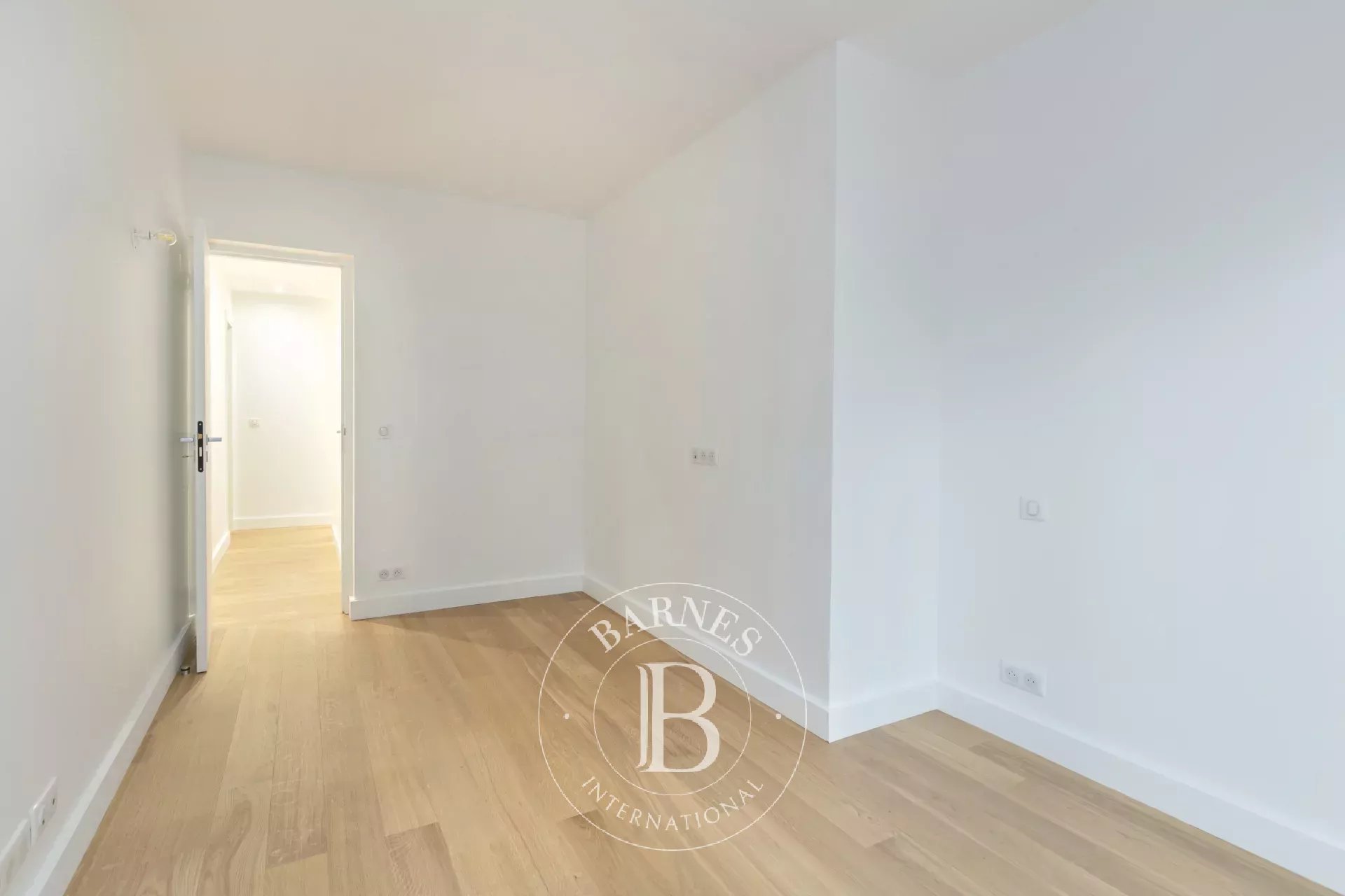 Neuilly - Inkermann - Garden Level - 3 Bedroom Dual-Aspect Apartment - picture 12