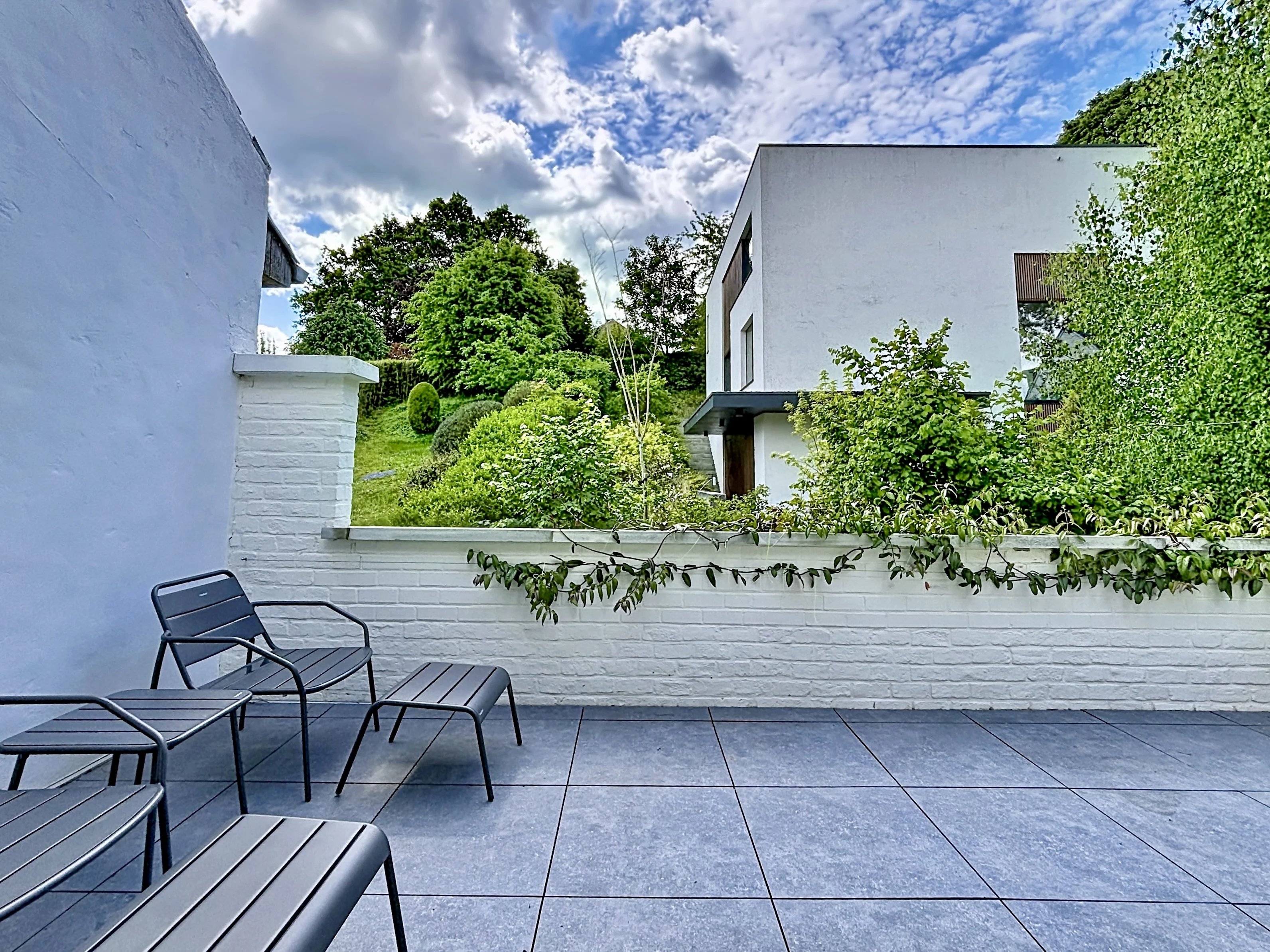 Observatory Neighborhood, a 3-facade house fully renovated on a 350m2 south-facing plot.