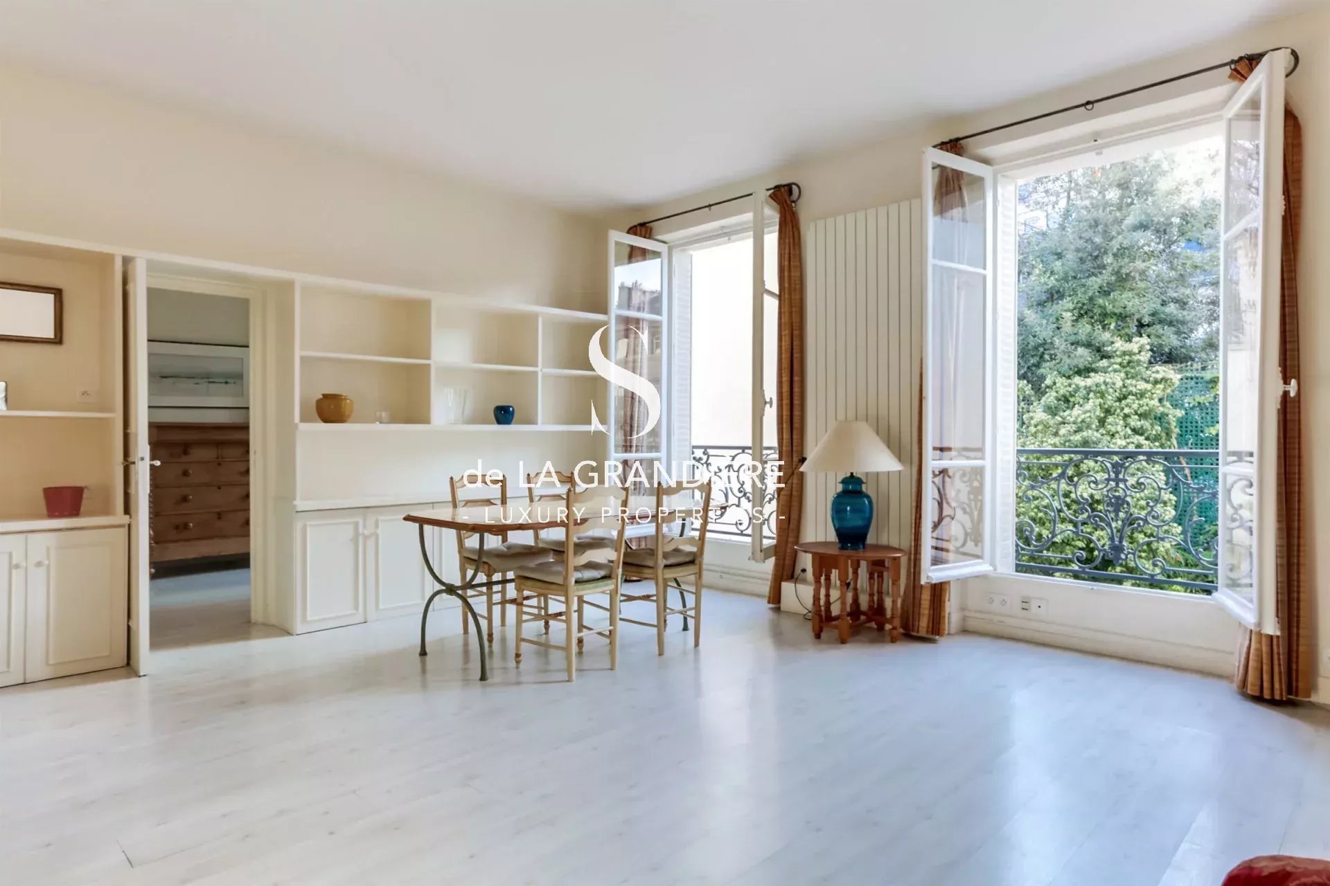 Paris 16ème - rue Boissière - 94m2