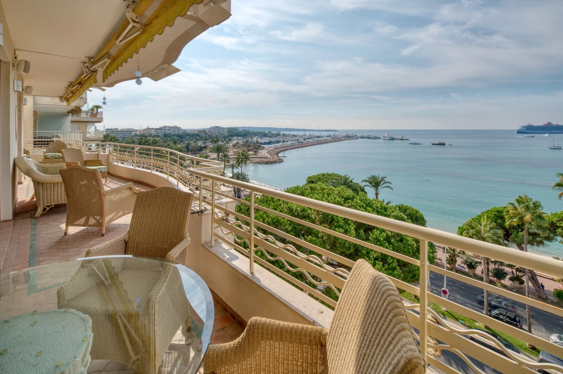 CANNES CROISETTE – APPARTEMENT DE PRESTIGE 270 M² AVEC TERRASSE ET VUE MER PANORAMIQUE
