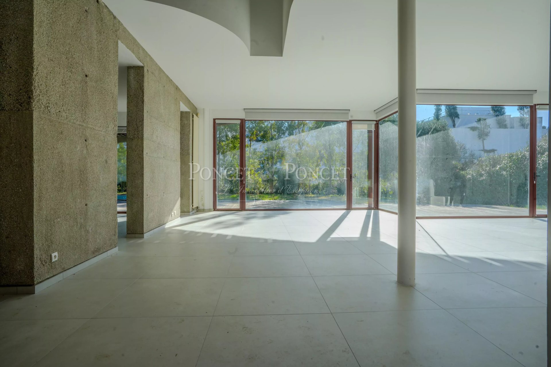 5 Bedroom Villa/Townhouse's Image 9