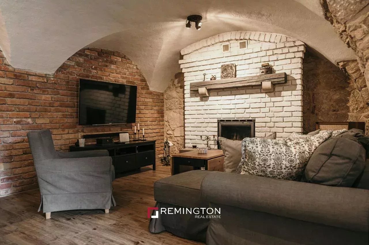 4 Bedroom Villa/Townhouse's Image 8