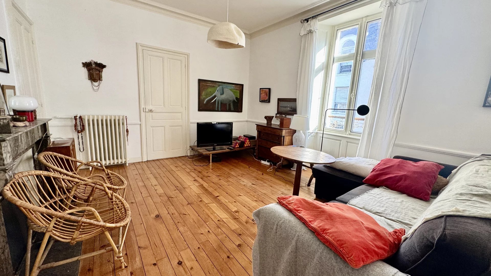 VANNES CENTRE - APPARTEMENT AVEC DÉPENDANCE DE 30 m2