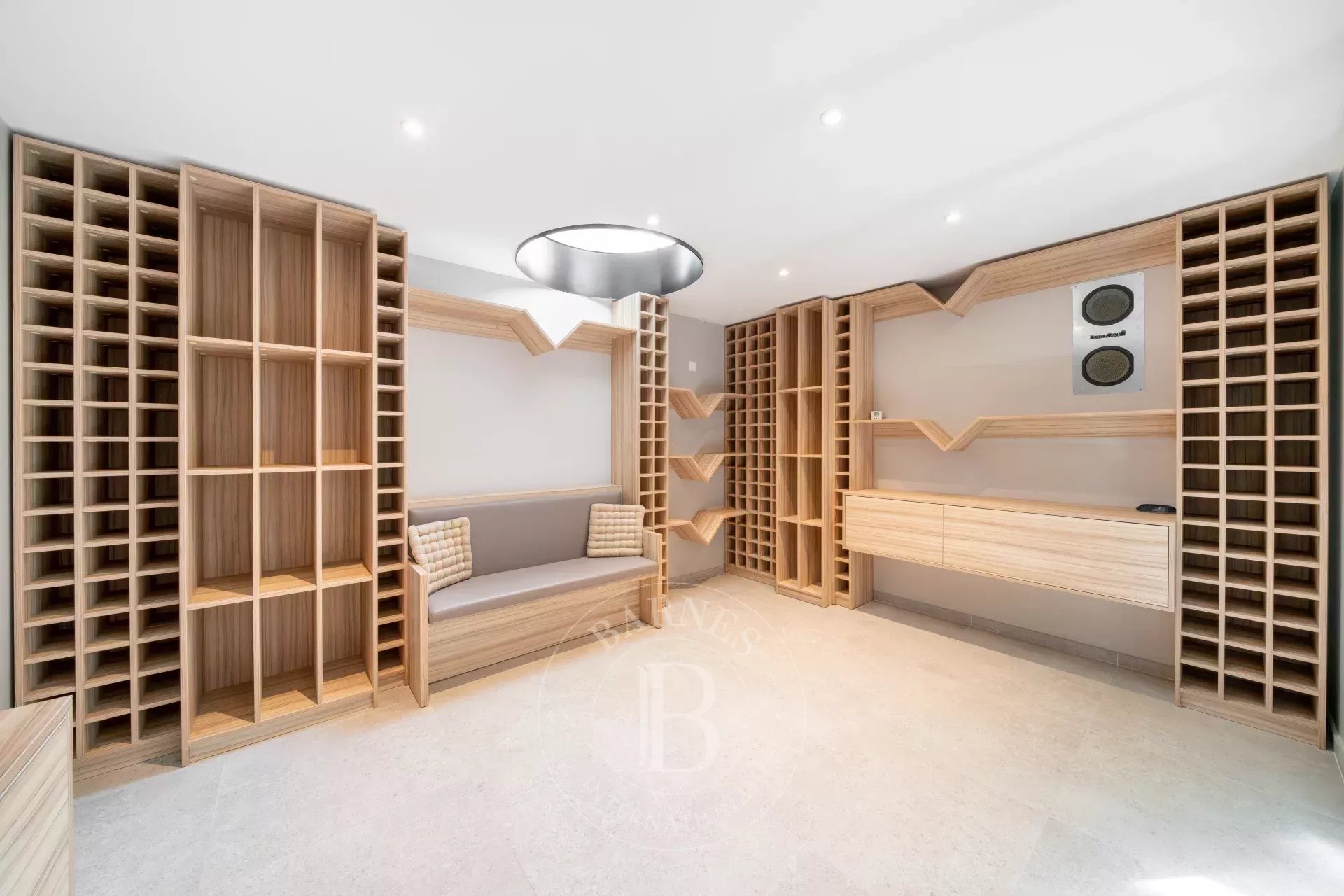 Villa Antibes - picture 11