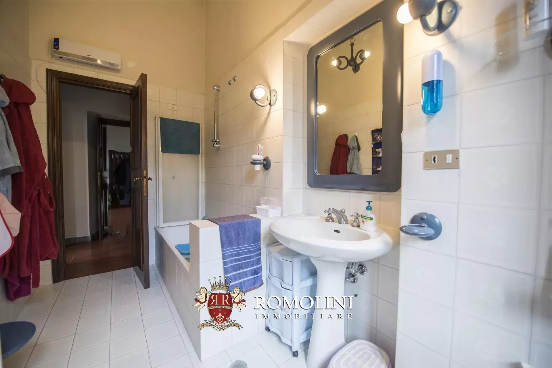 6 Bedroom Villa/Townhouse's Image 60