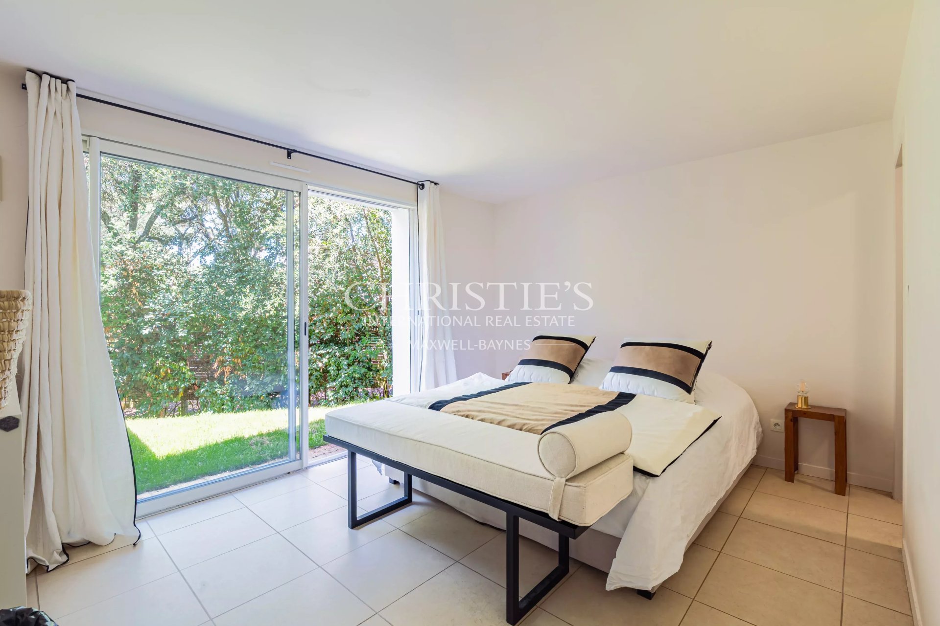 6 Bedroom Villa/Townhouse's Image 17