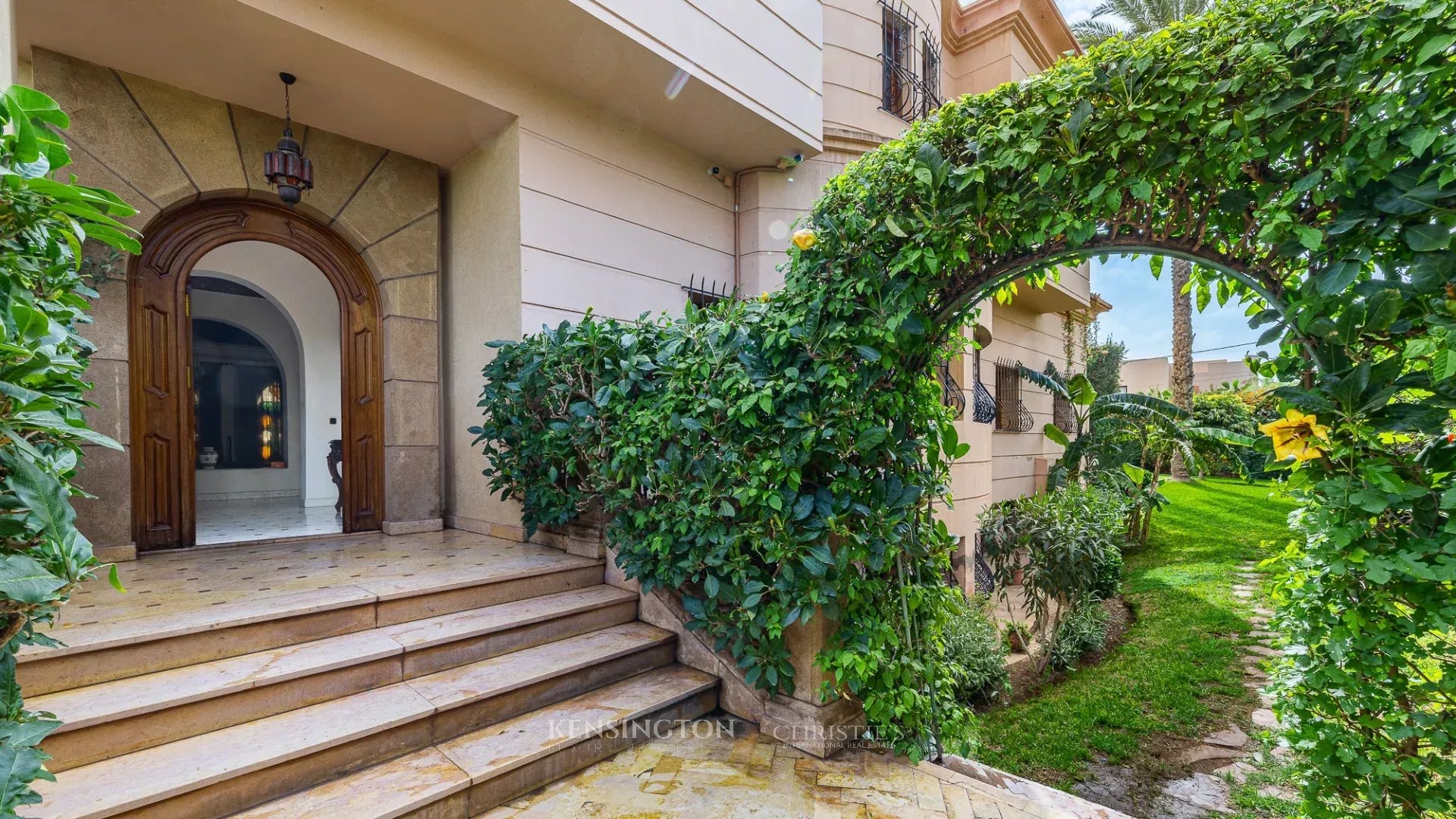 9 Bedroom Villa/Townhouse's Image 27