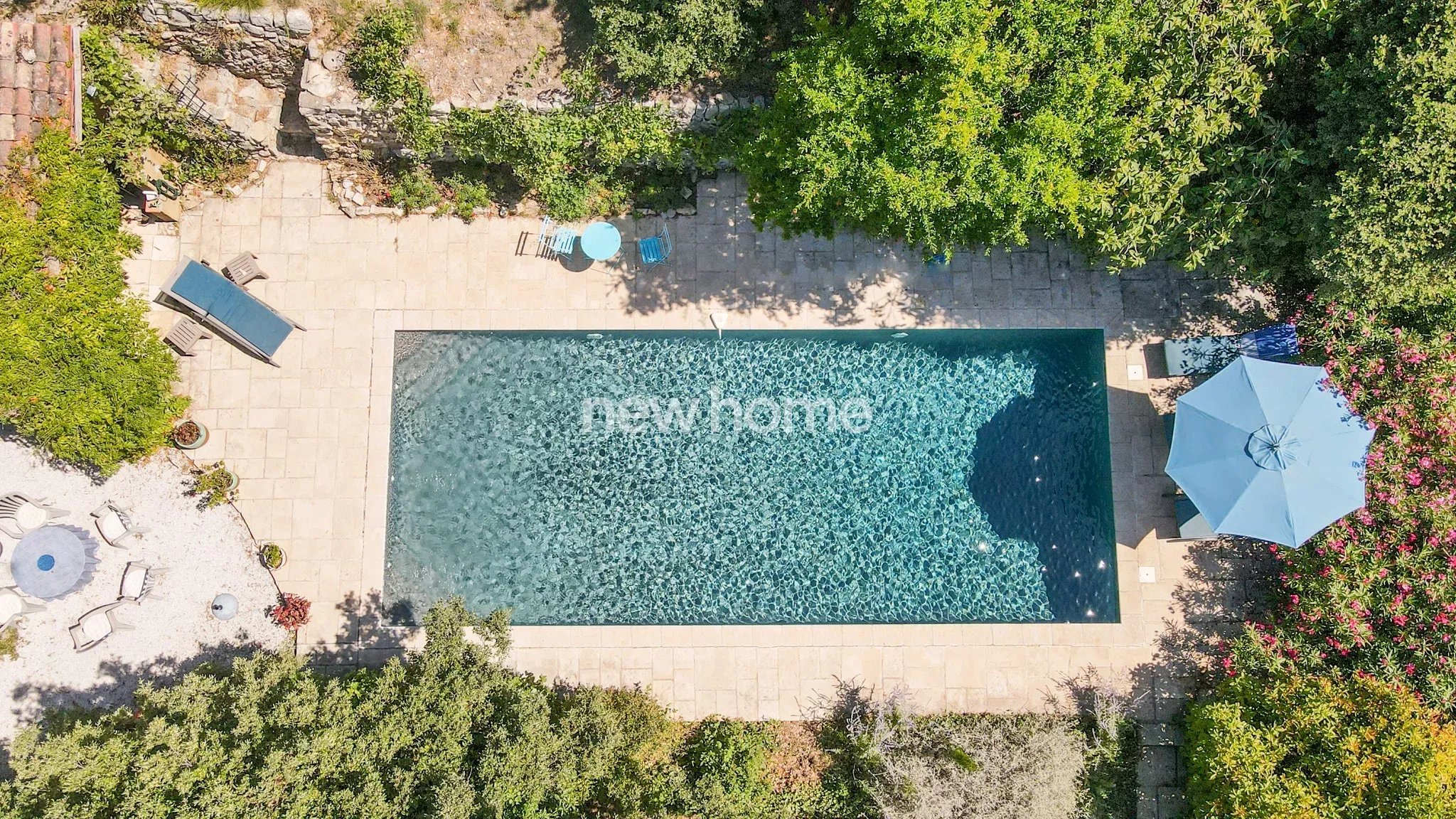 Maison 4 chambres au clame sur un beau terrain arboré