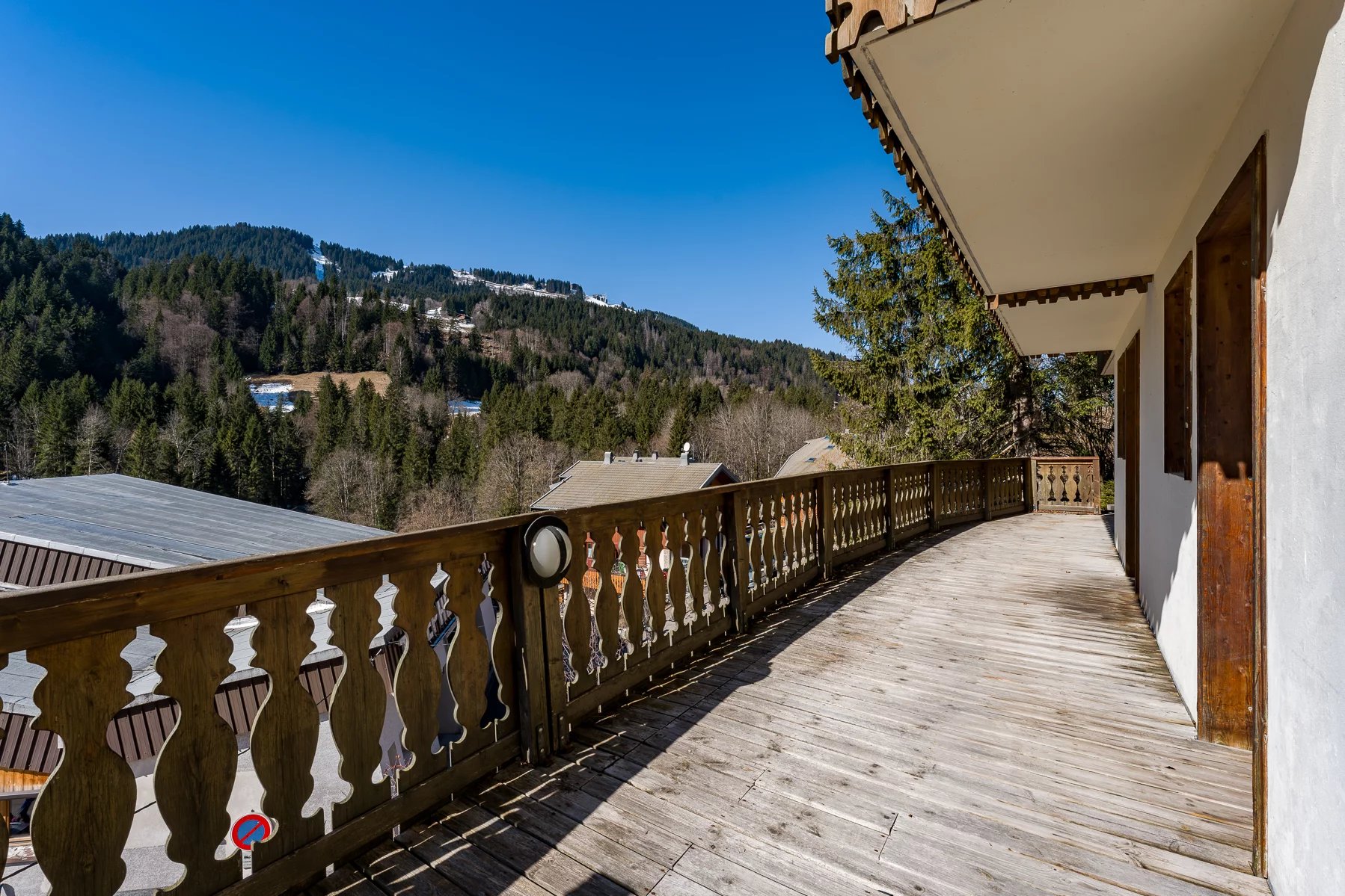 Photo of MORZINE - Ski-in ski-out chalet with renovation potential